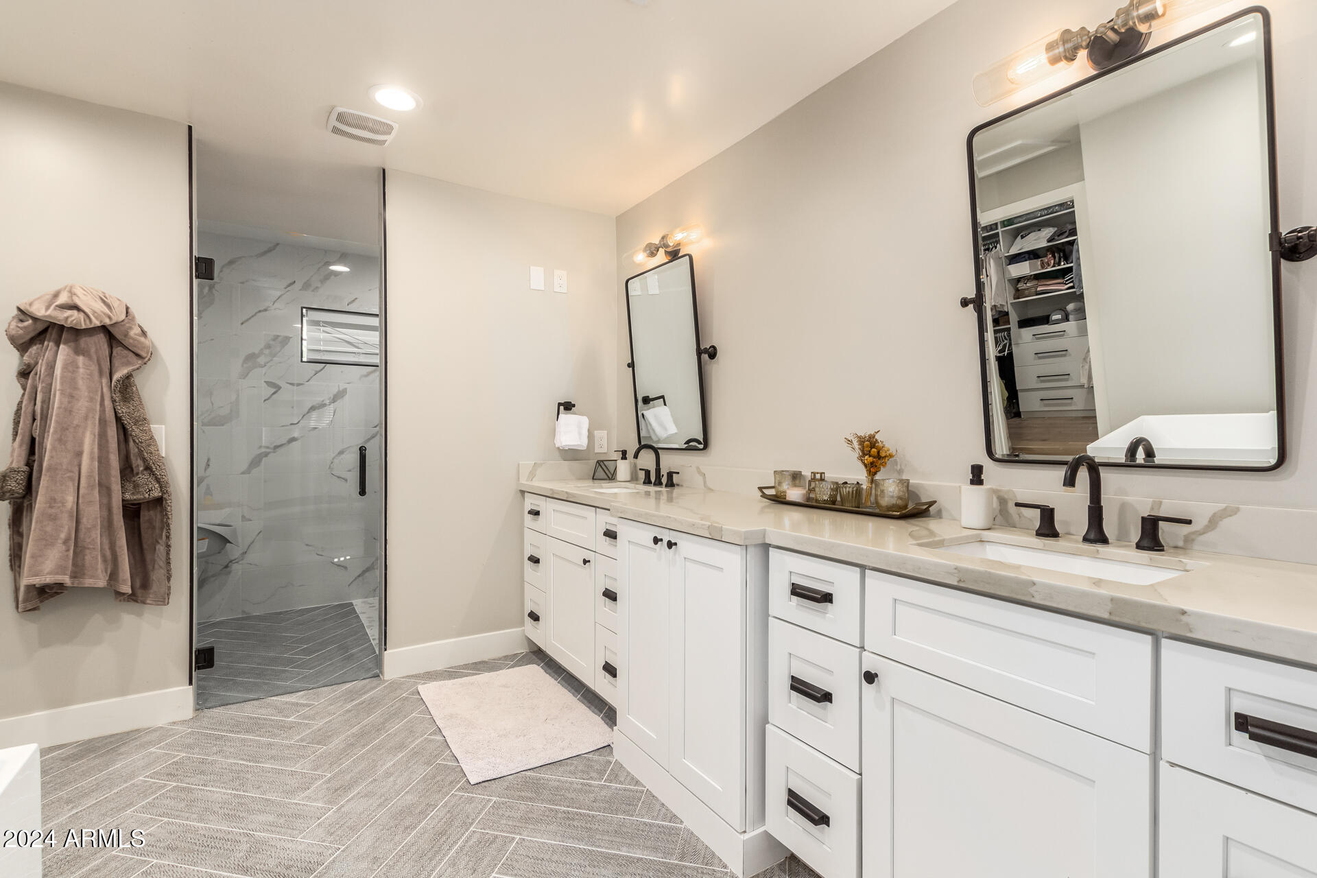 3410 N 45TH Place