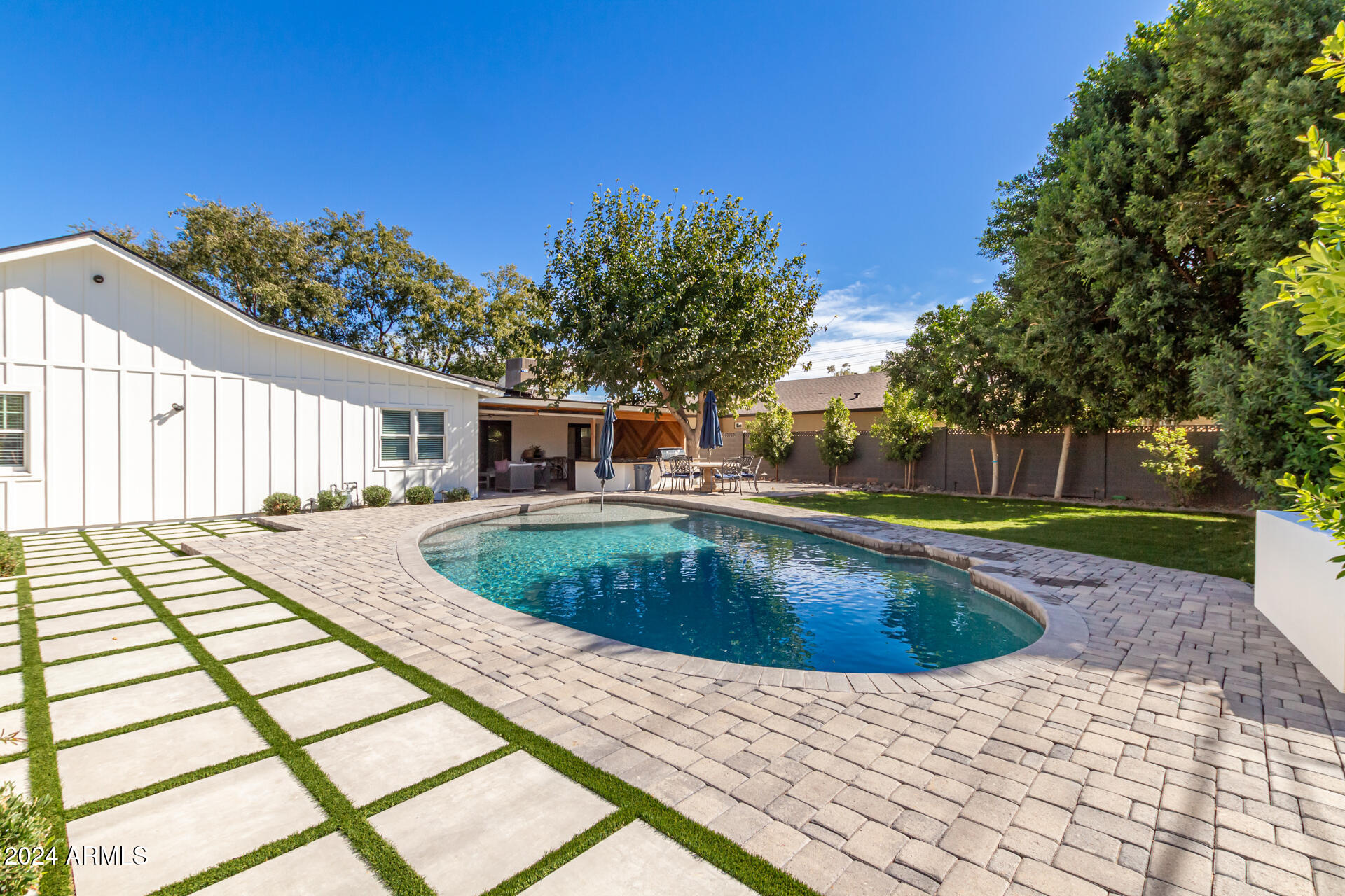 3410 N 45TH Place