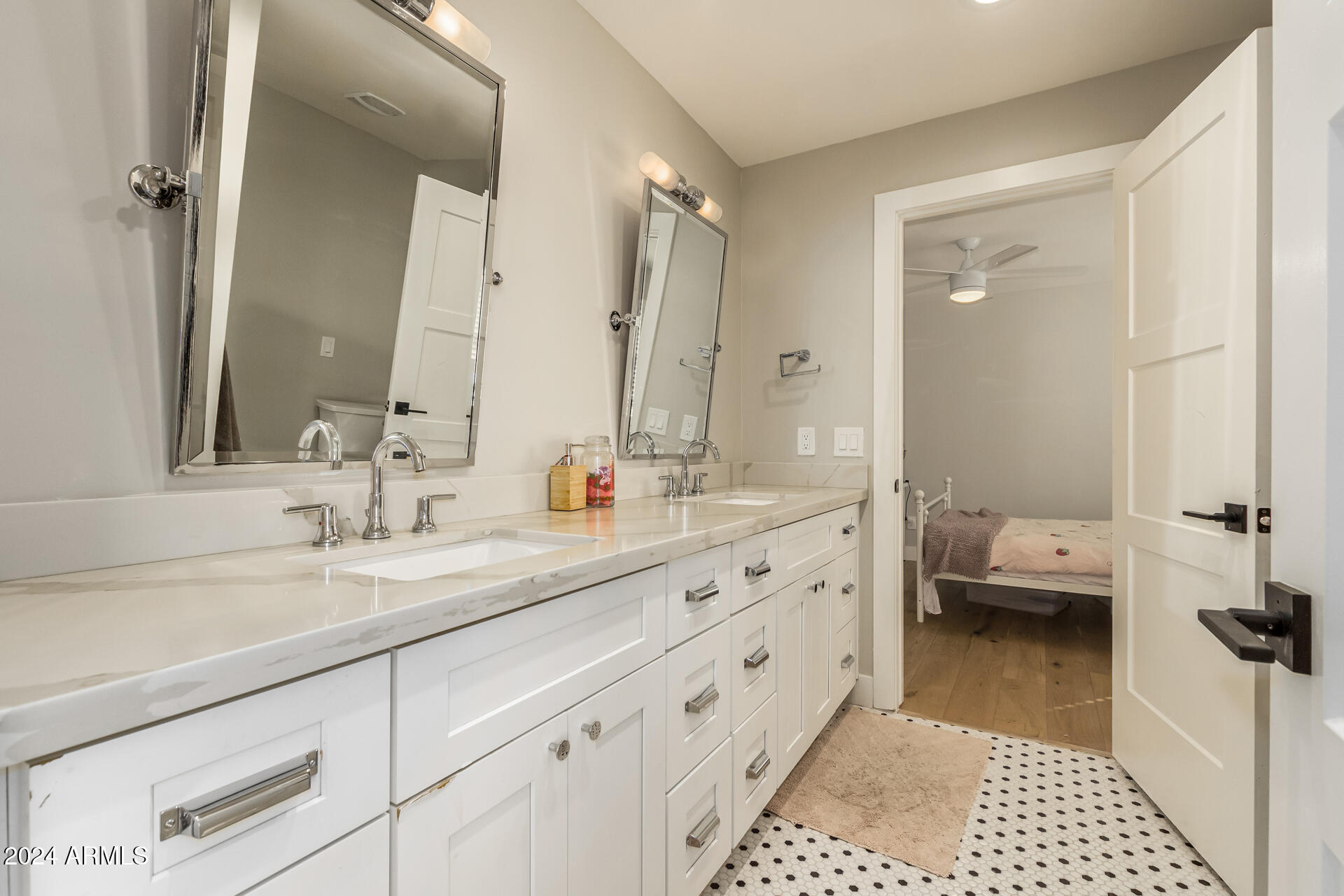 3410 N 45TH Place
