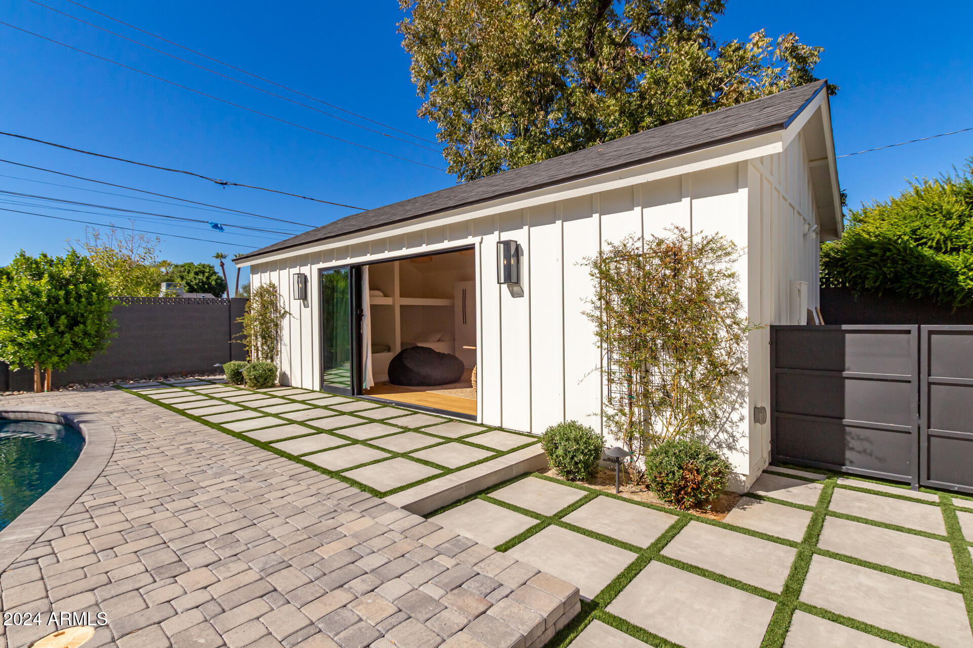 3410 N 45TH Place