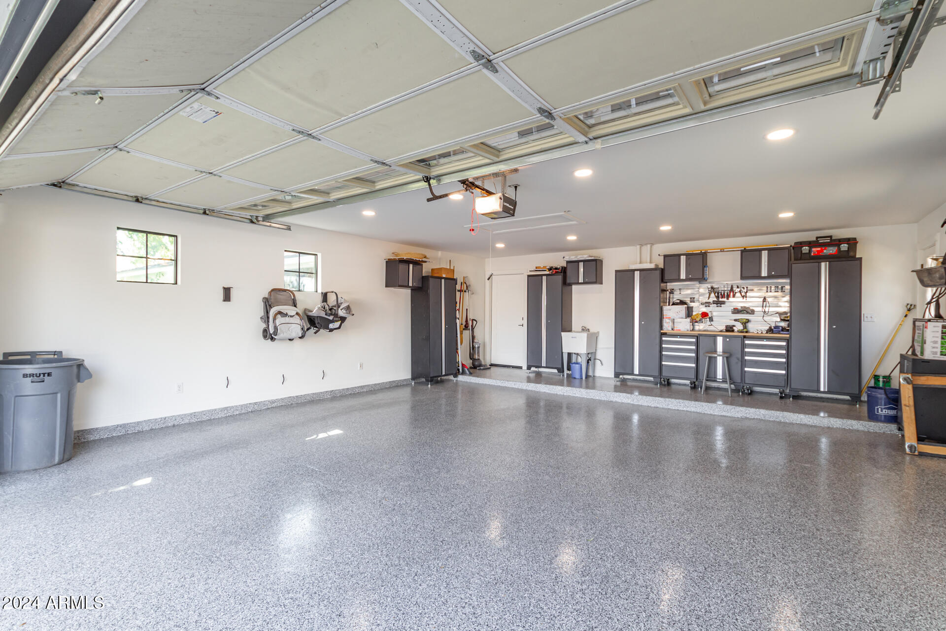3410 N 45TH Place