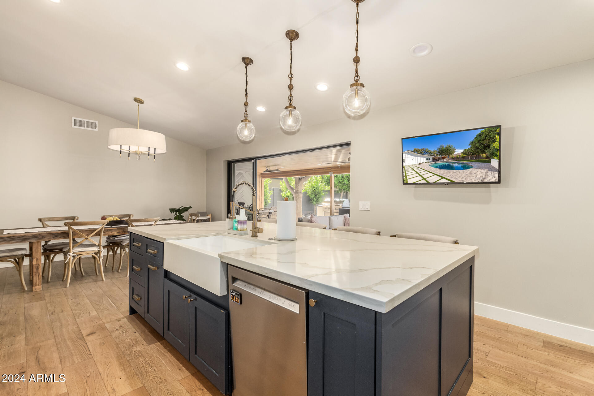 3410 N 45TH Place