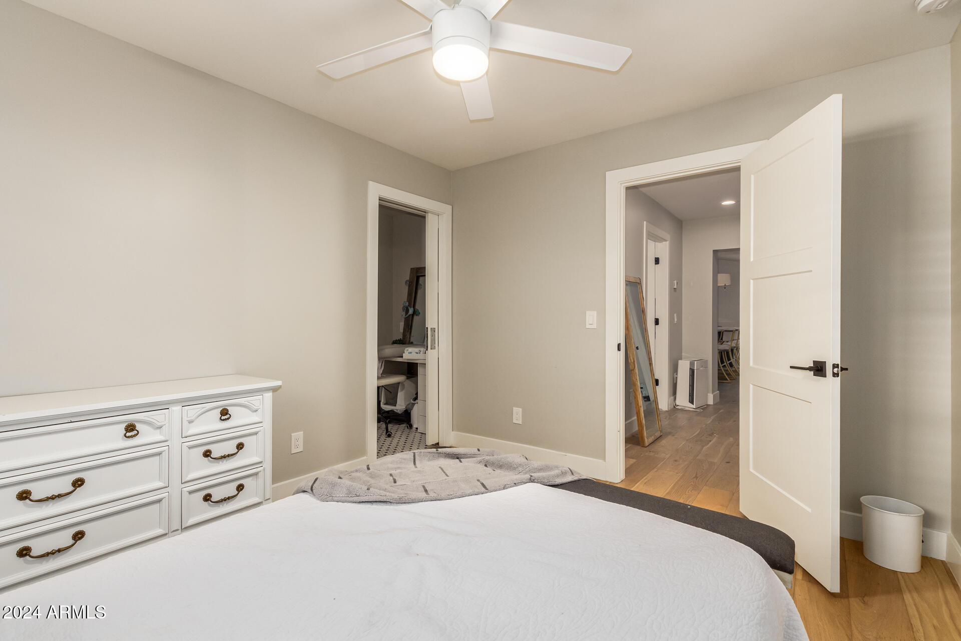 3410 N 45TH Place