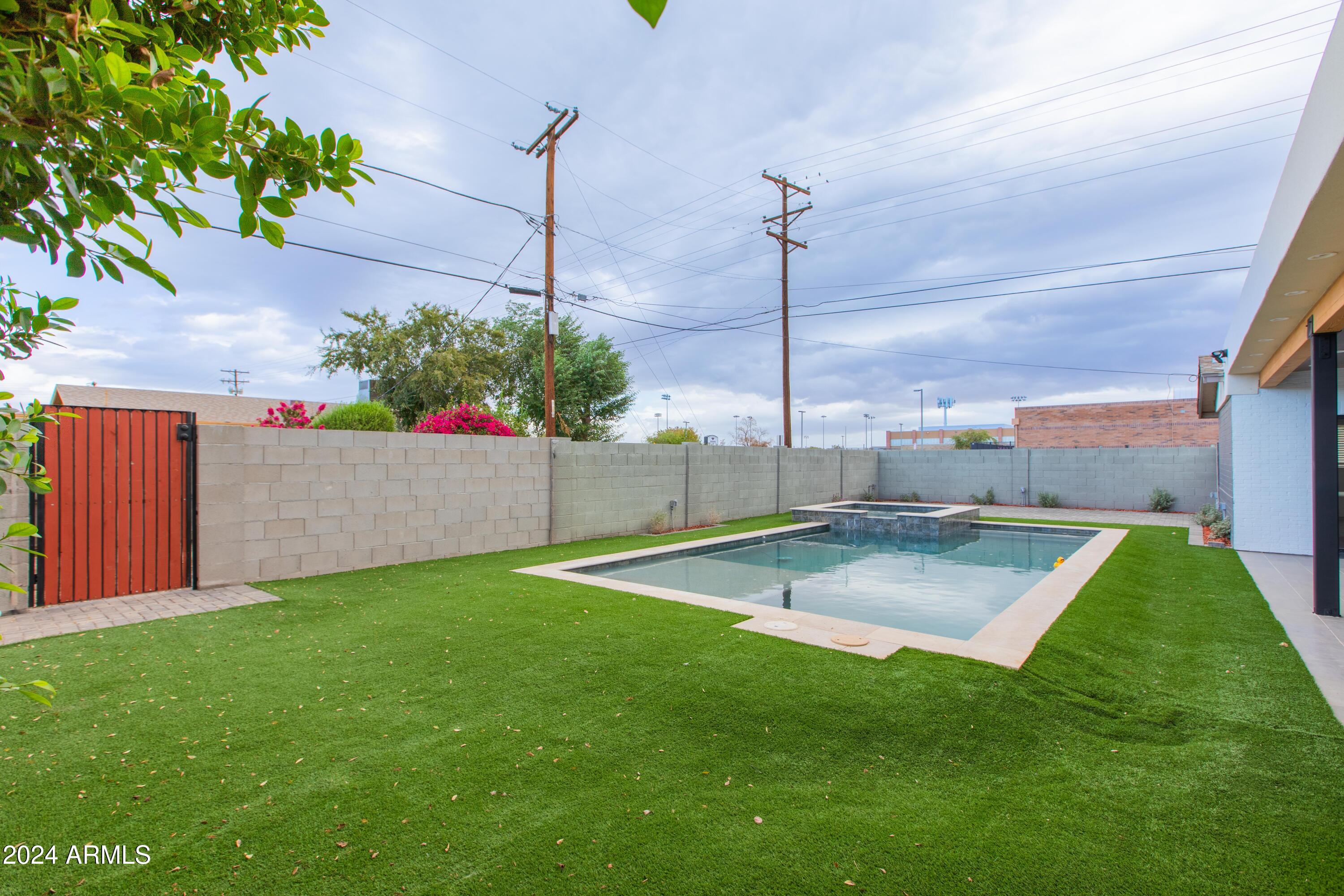 7544 E MCKINLEY Street