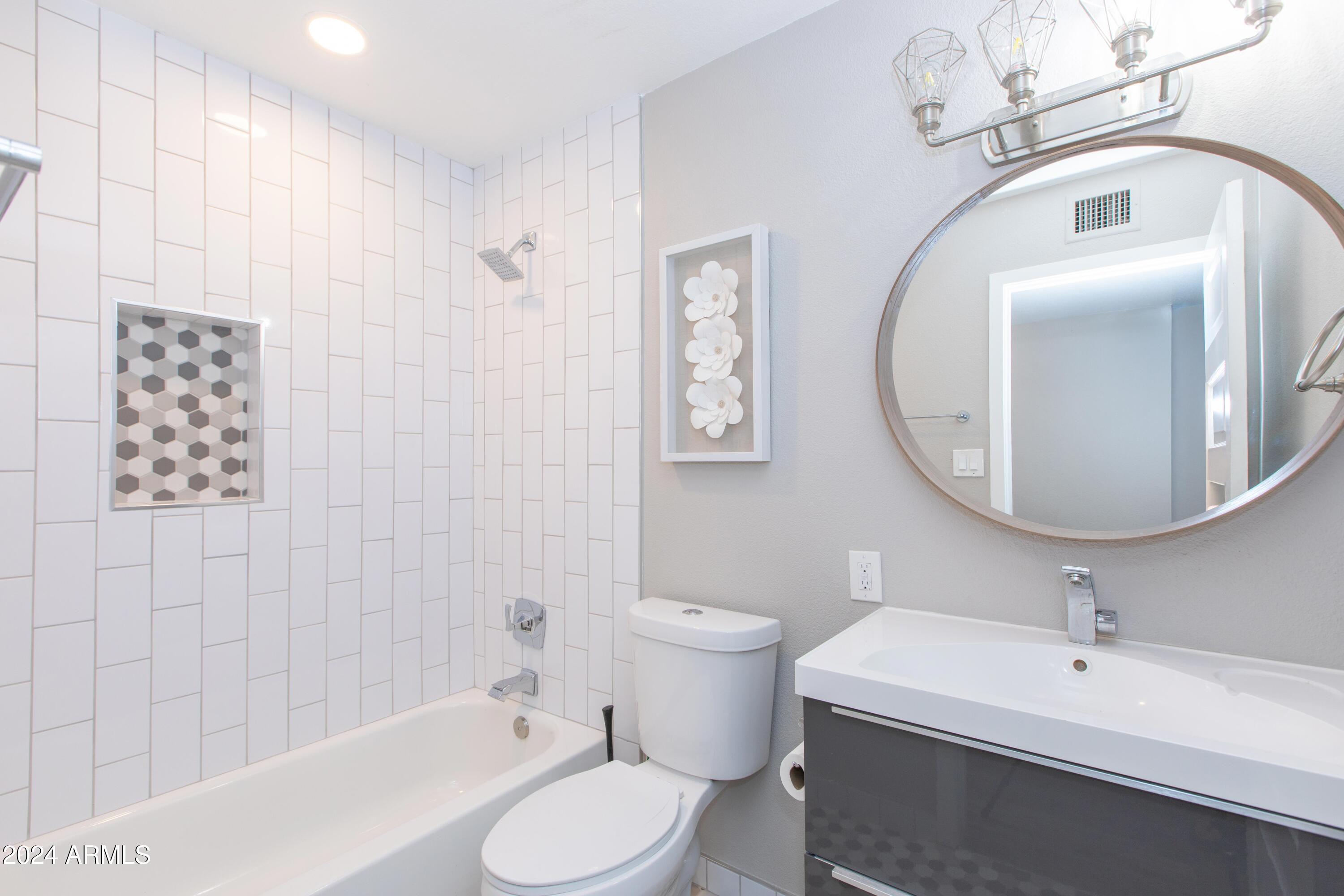 7544 E MCKINLEY Street