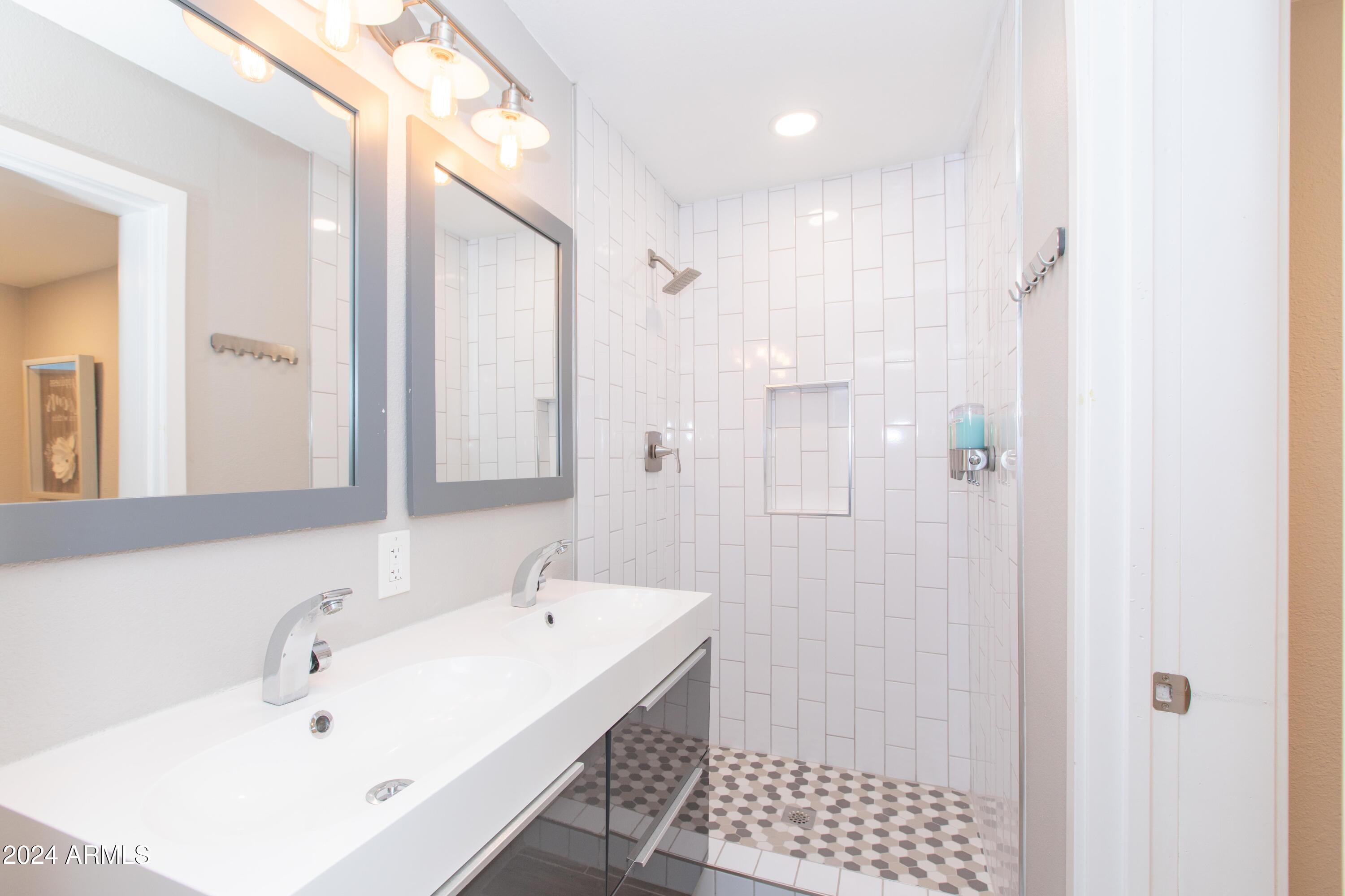 7544 E MCKINLEY Street