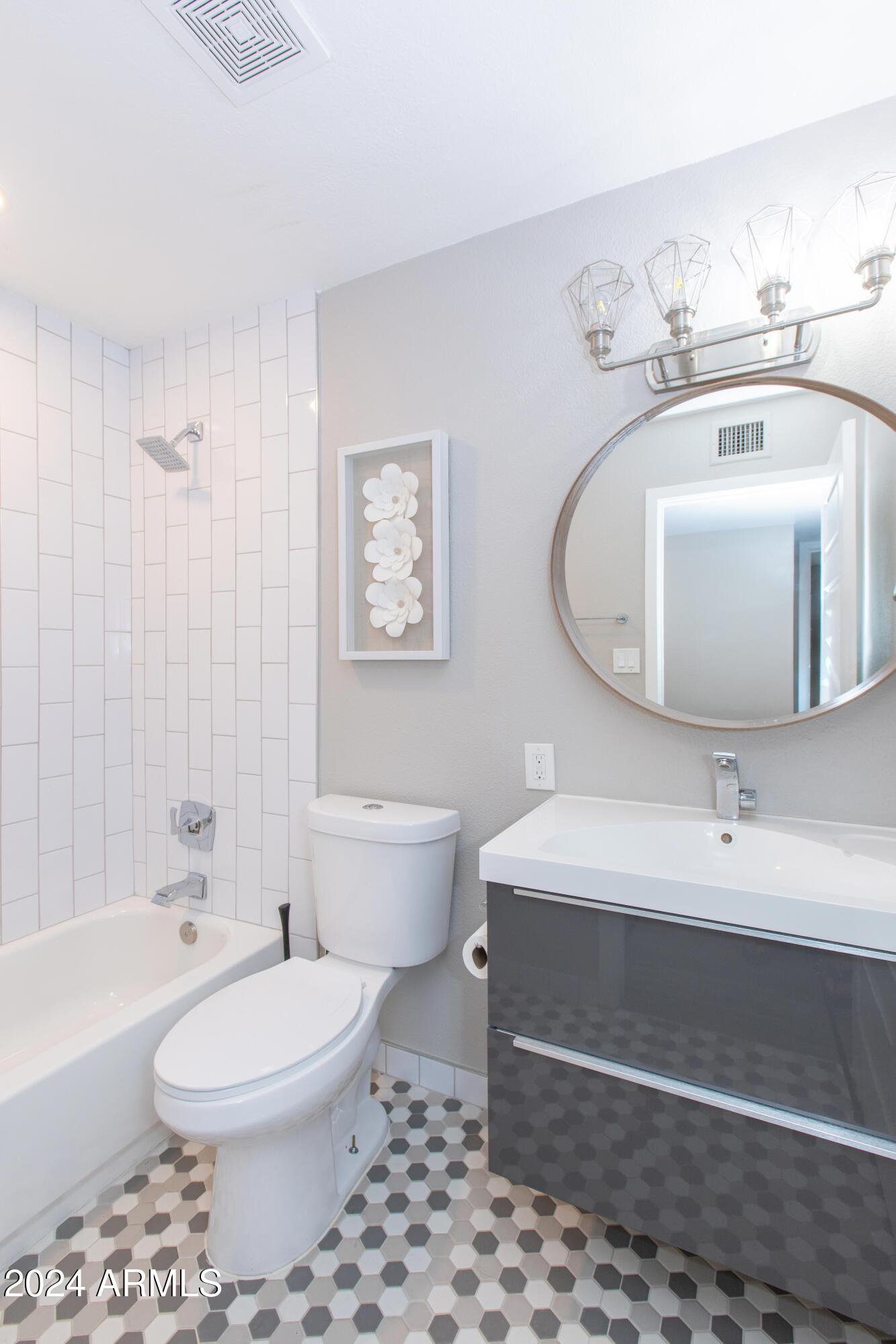 7544 E MCKINLEY Street