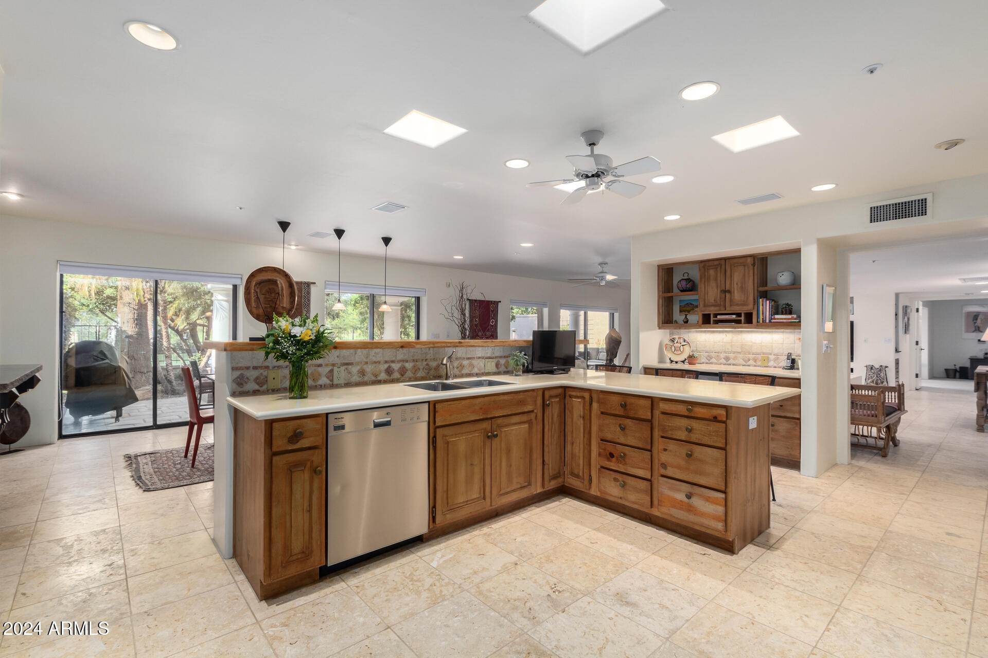 7750 N VIA DE FRONTERA