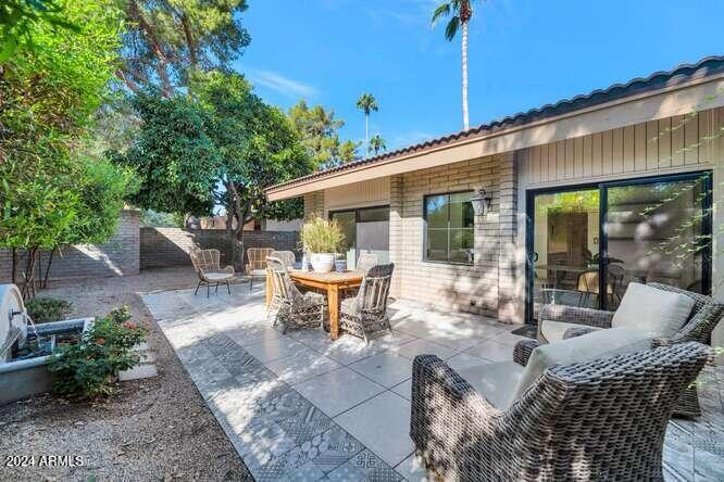 4525 N 66TH Street, 10