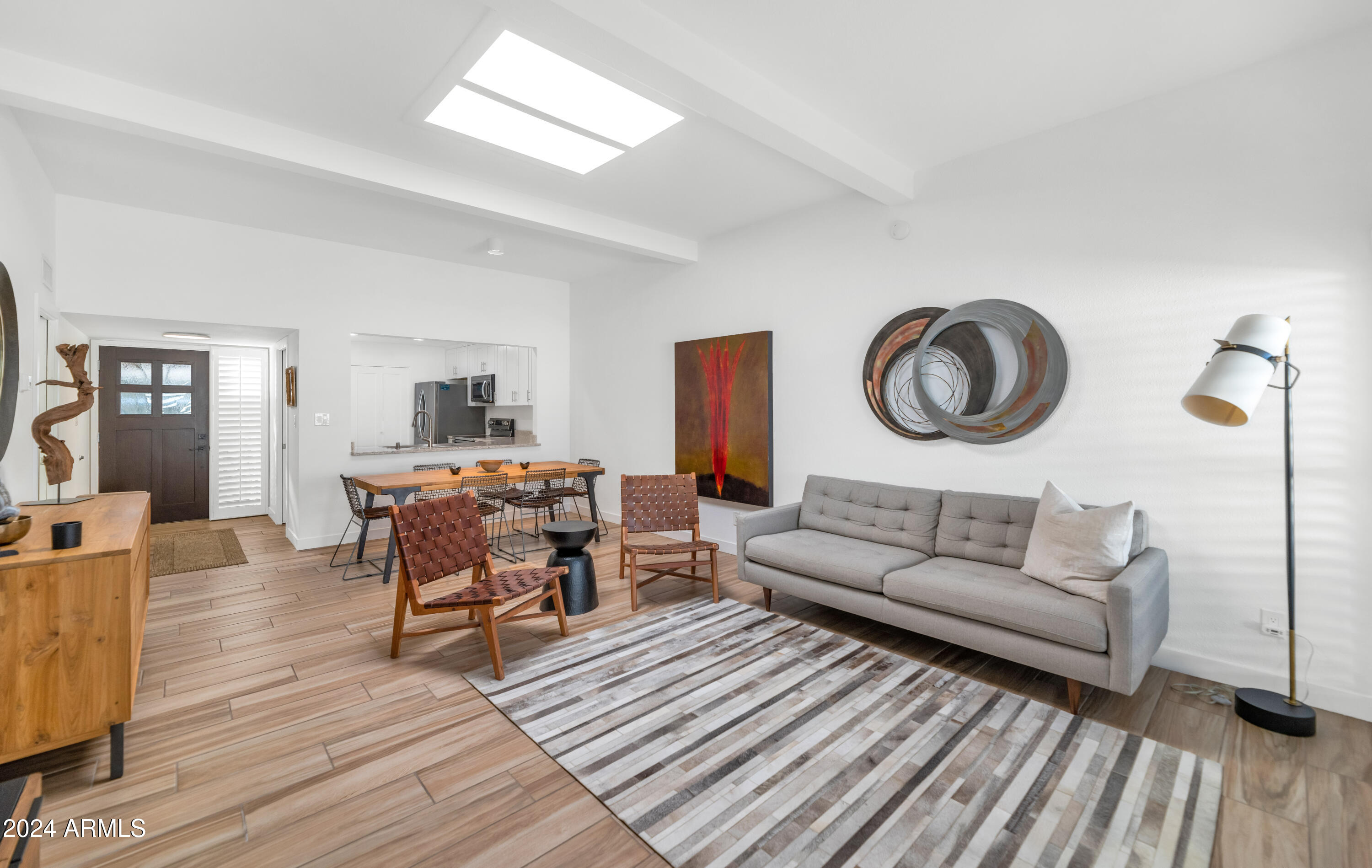 8 W CASA HERMOSA Drive