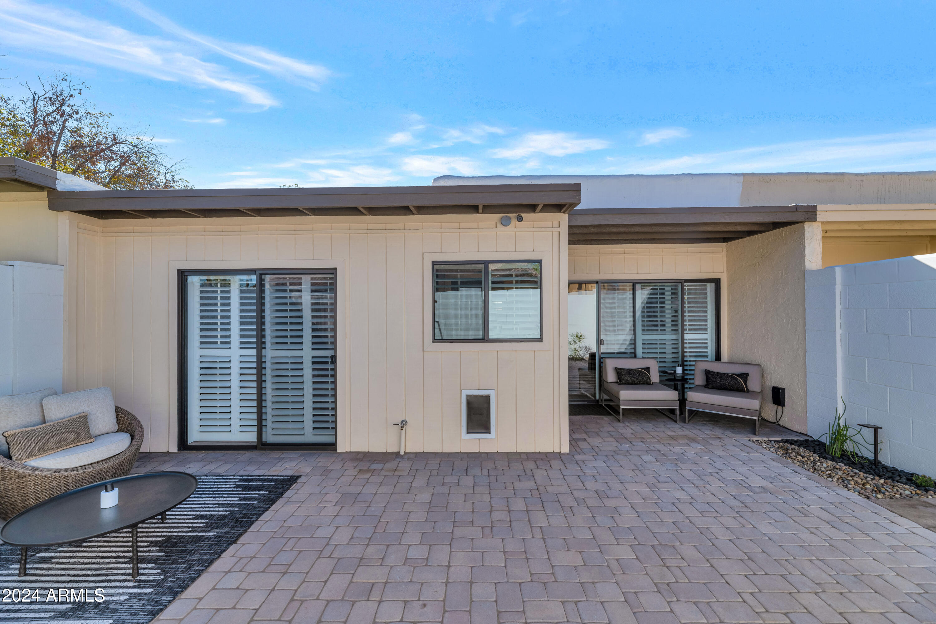 8 W CASA HERMOSA Drive