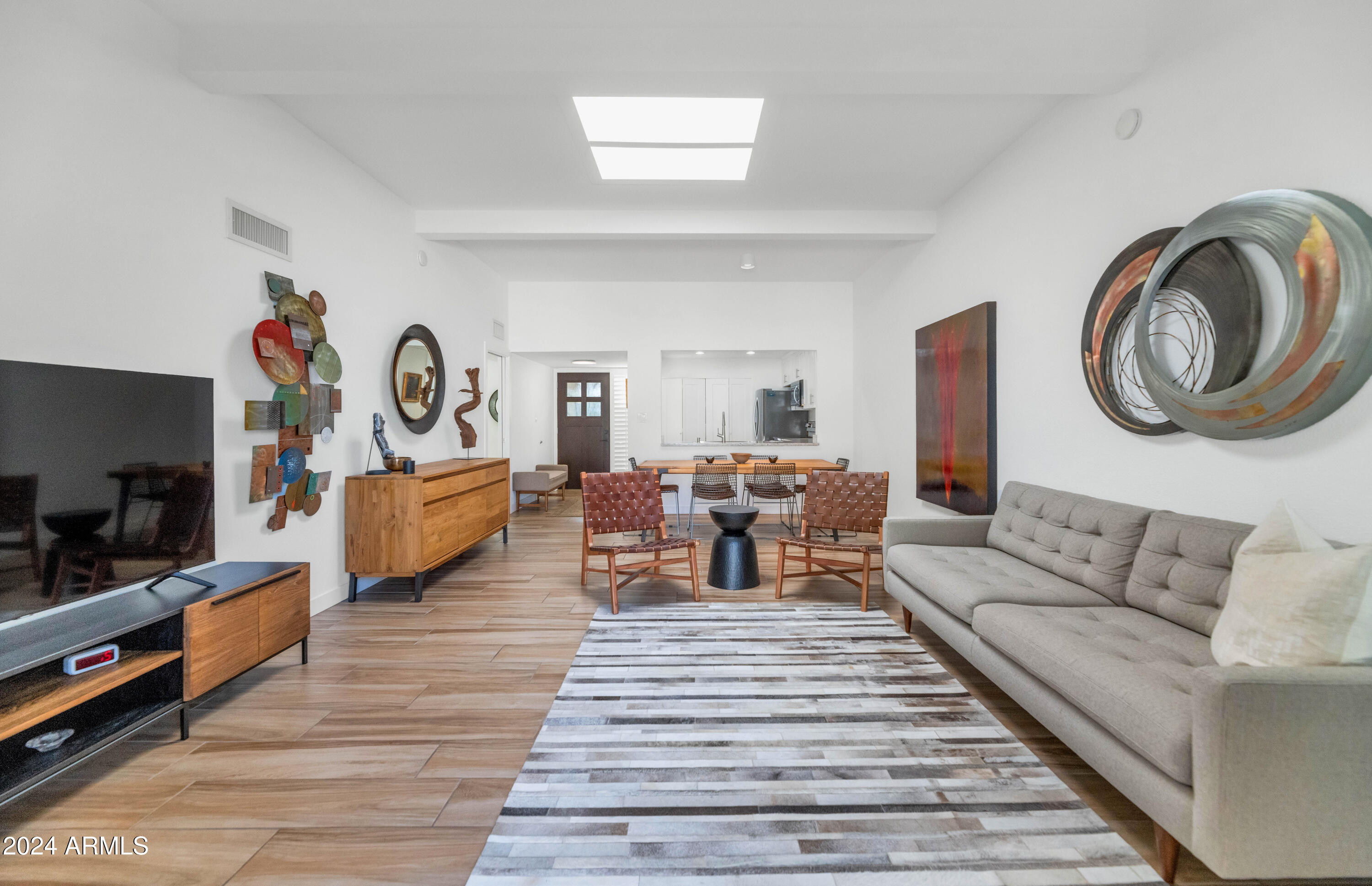 8 W CASA HERMOSA Drive