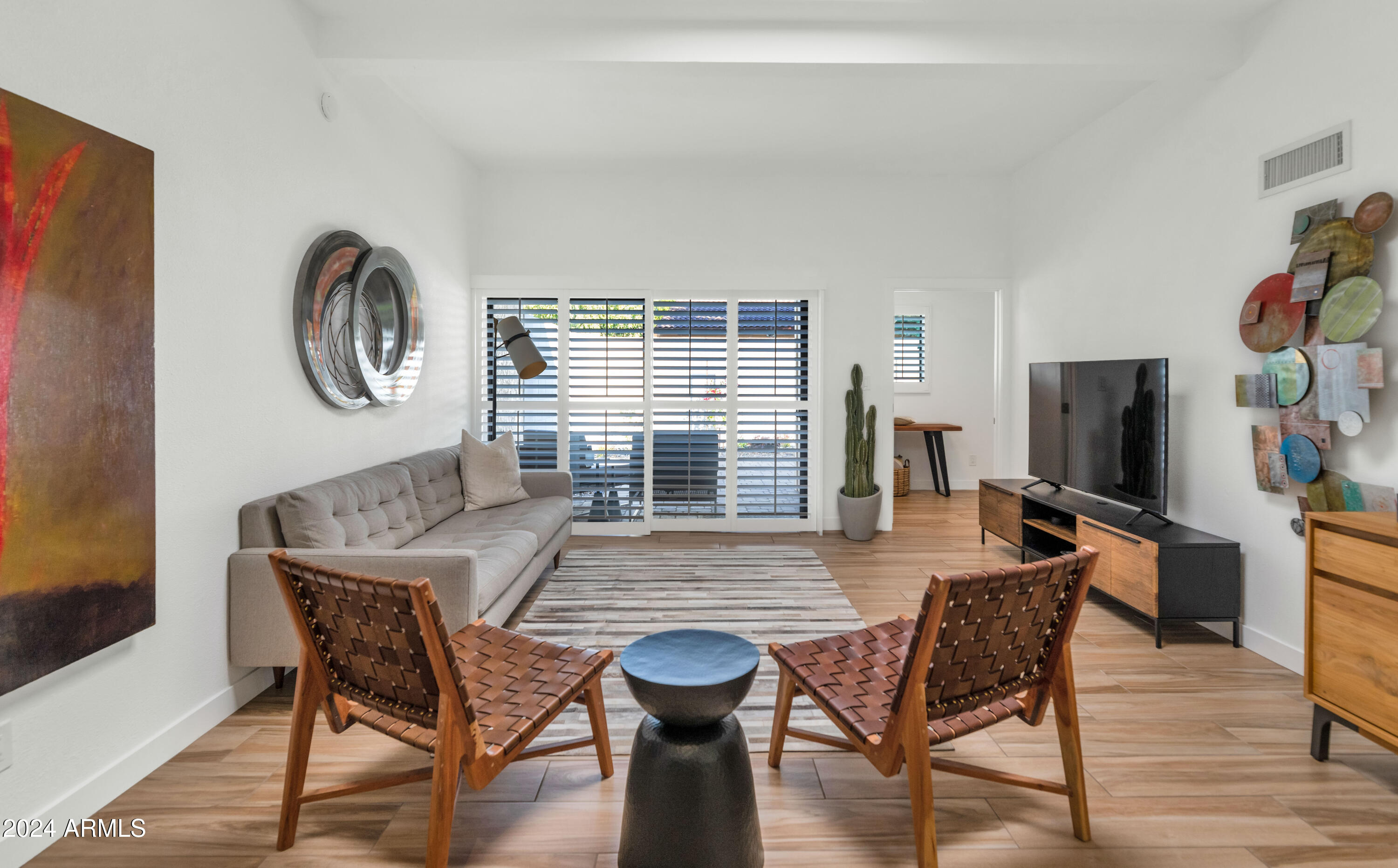 8 W CASA HERMOSA Drive