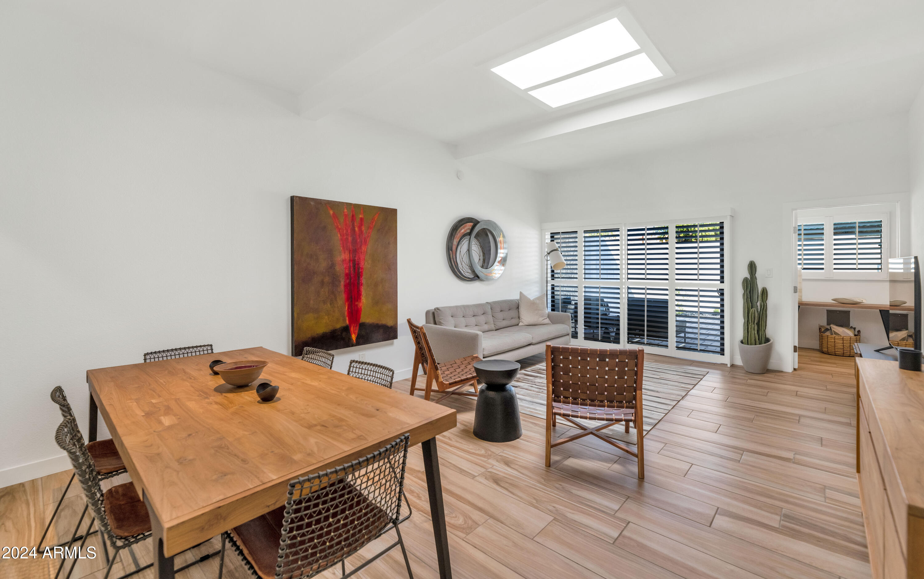 8 W CASA HERMOSA Drive