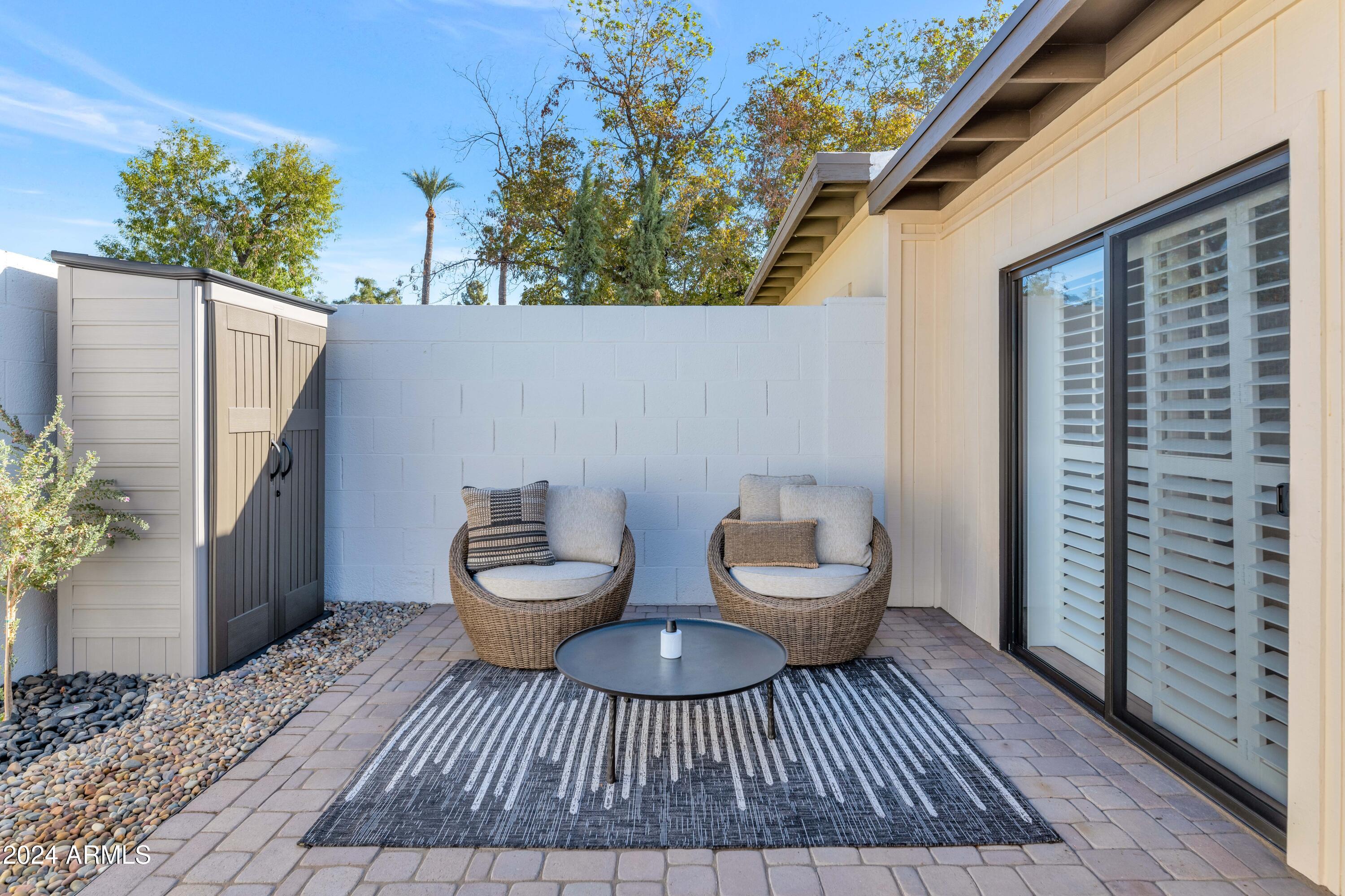 8 W CASA HERMOSA Drive