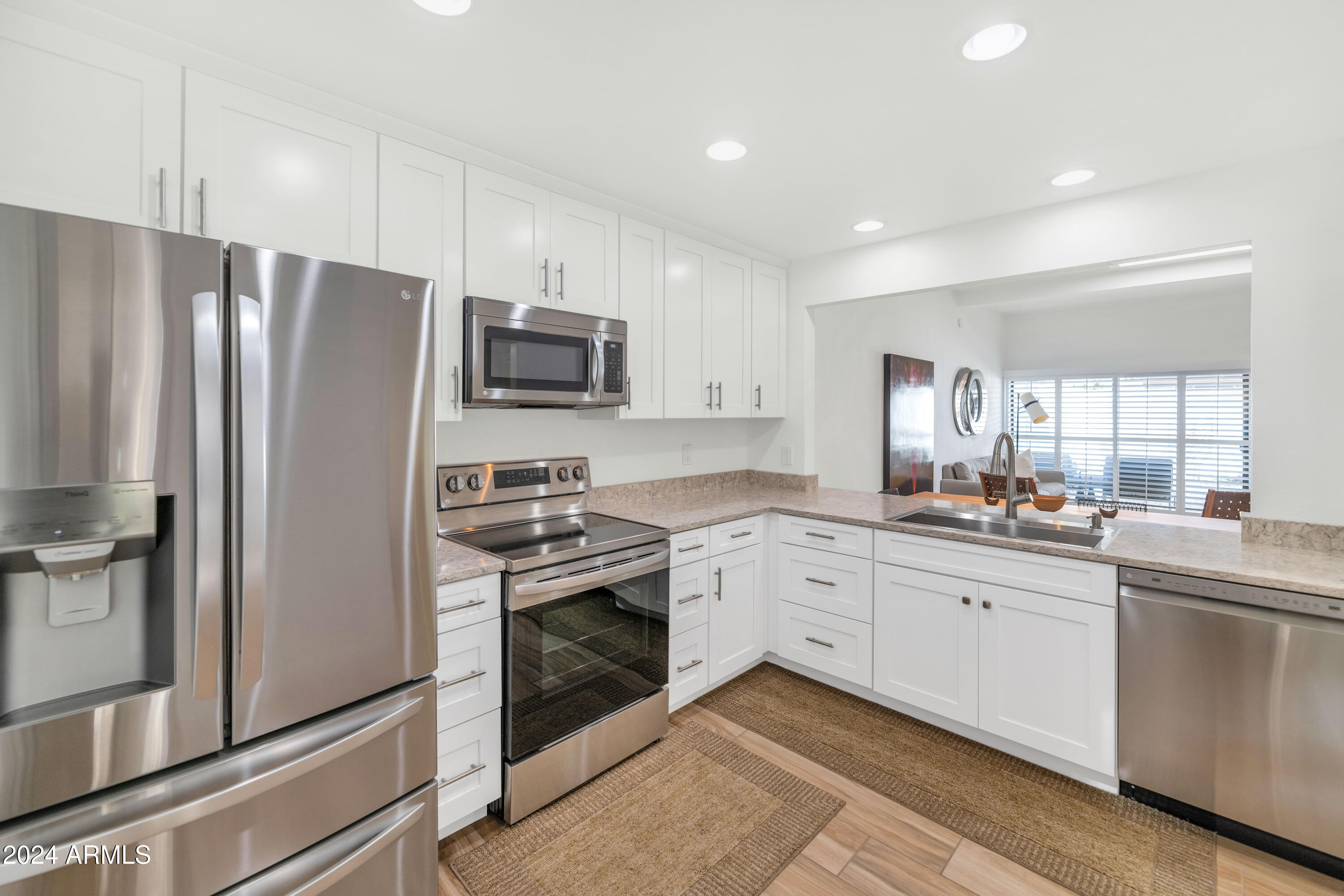 8 W CASA HERMOSA Drive