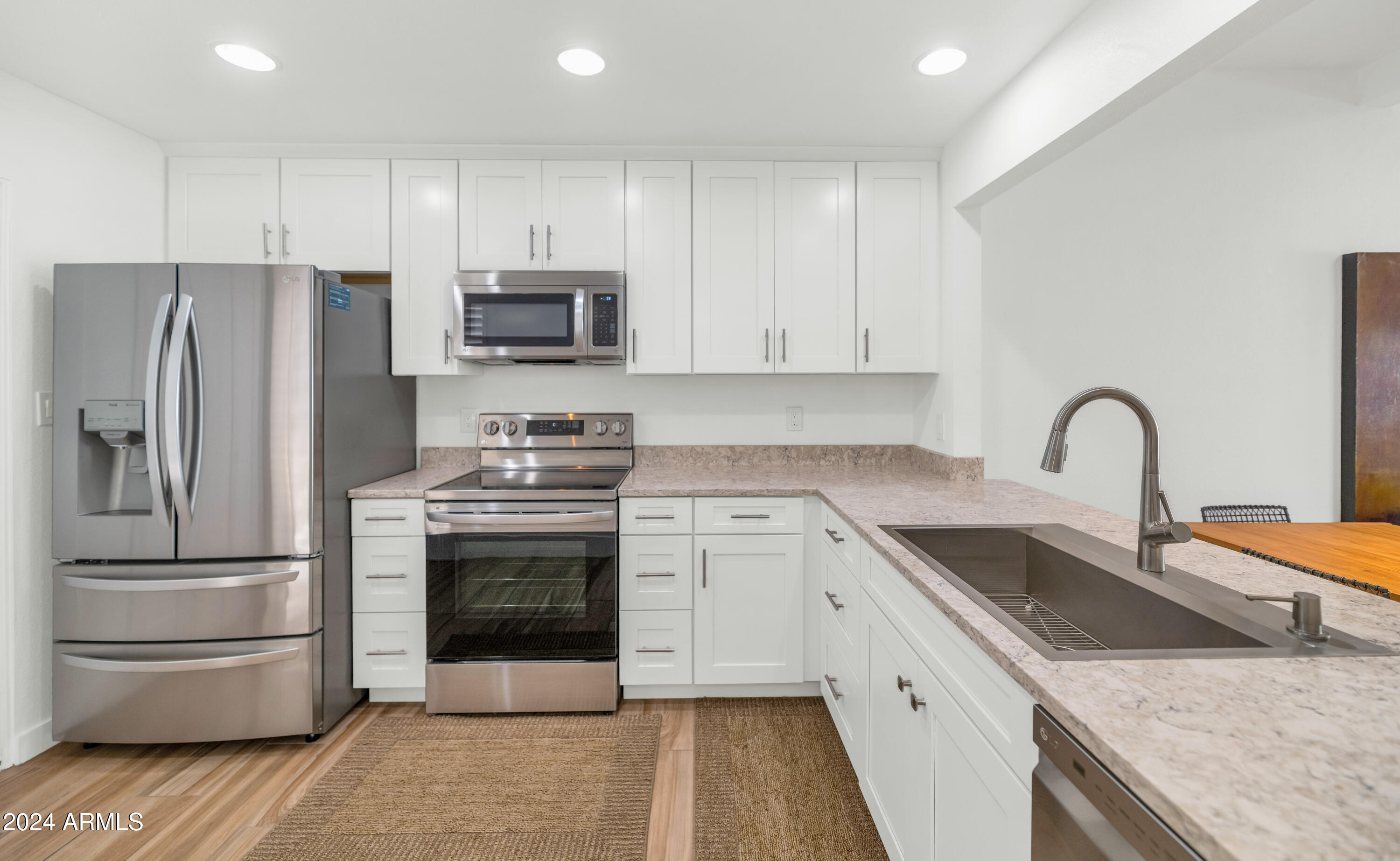 8 W CASA HERMOSA Drive