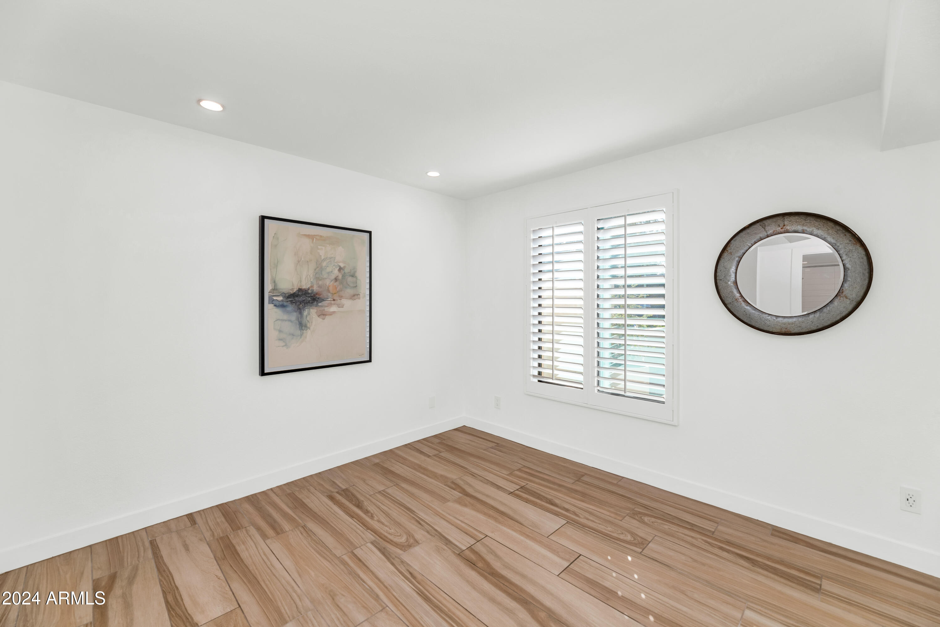 8 W CASA HERMOSA Drive