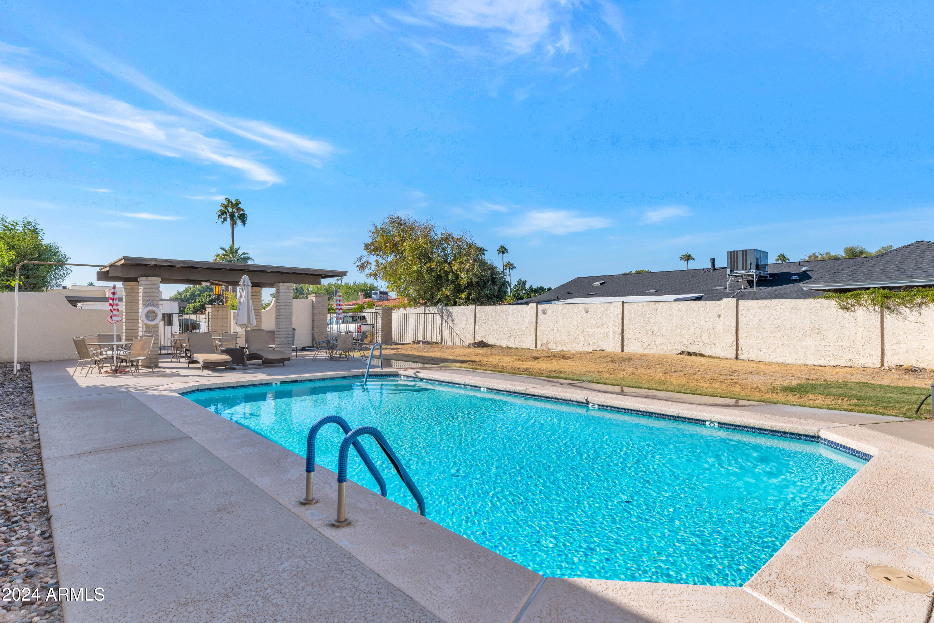 8 W CASA HERMOSA Drive