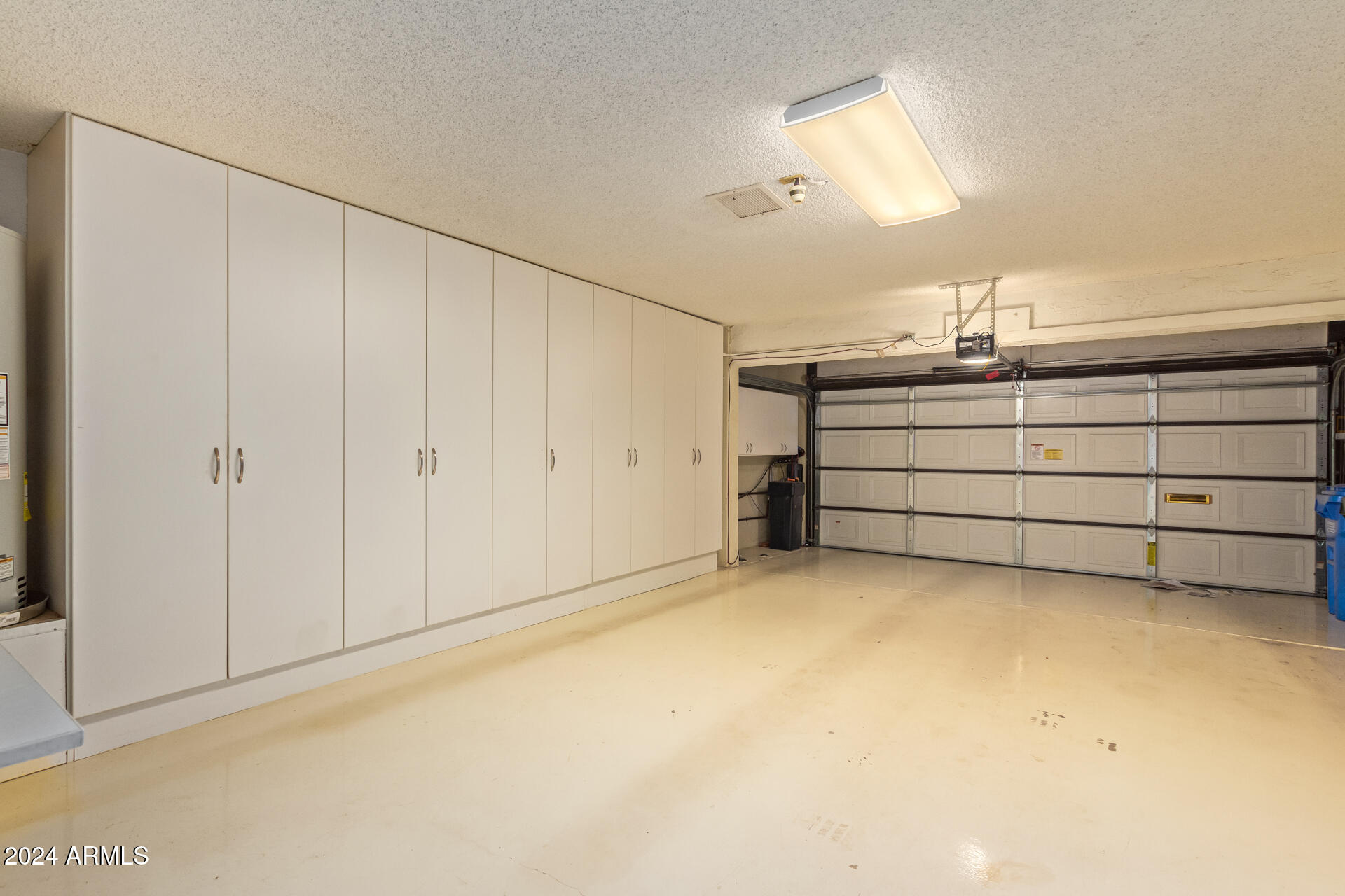 6827 N 4TH Place