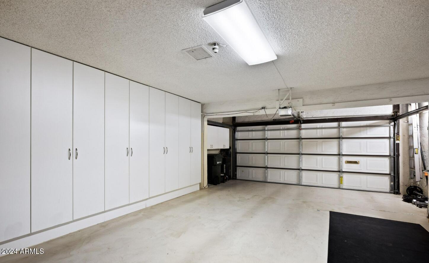6827 N 4TH Place