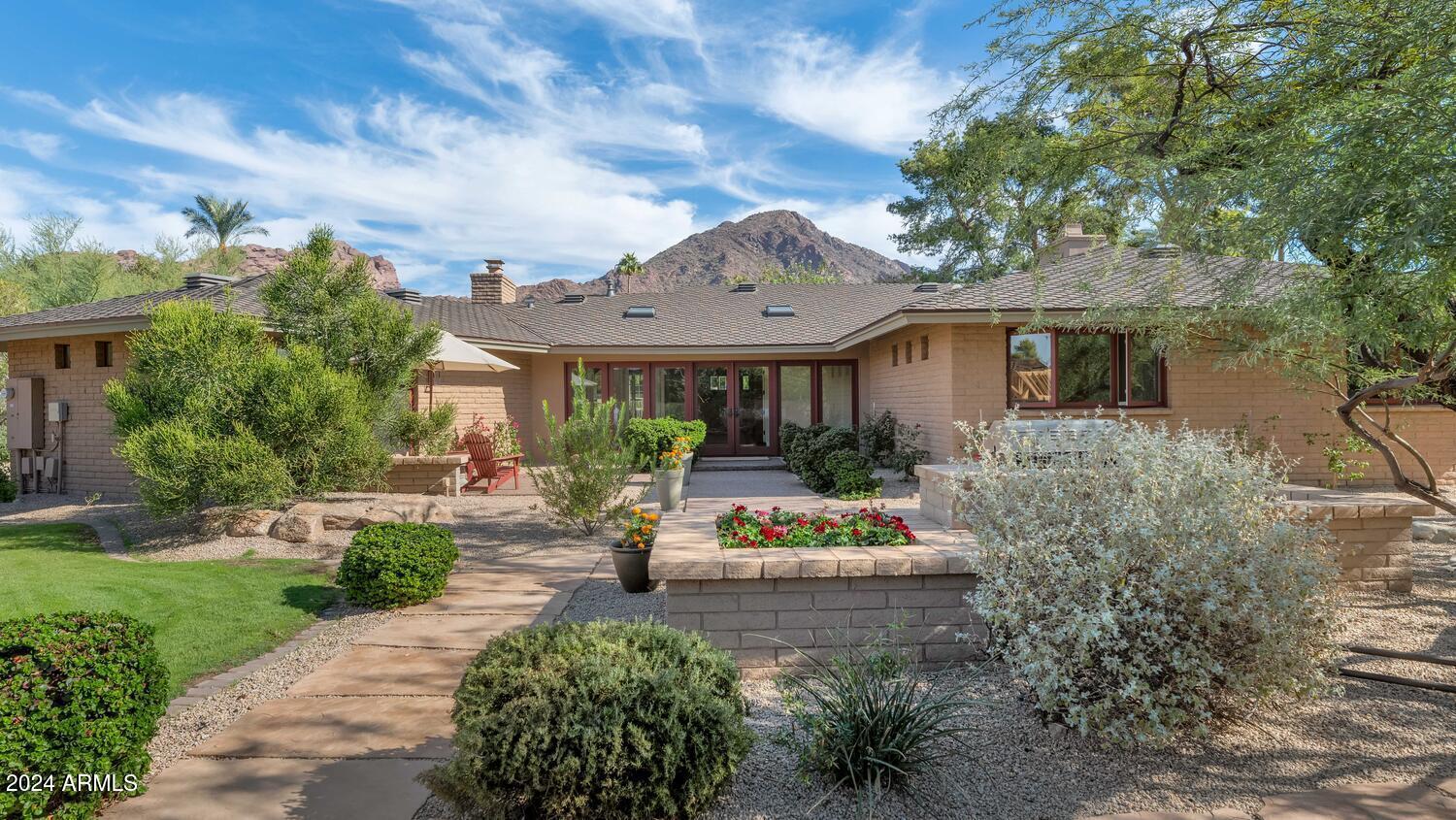 4743 E ARCADIA Lane