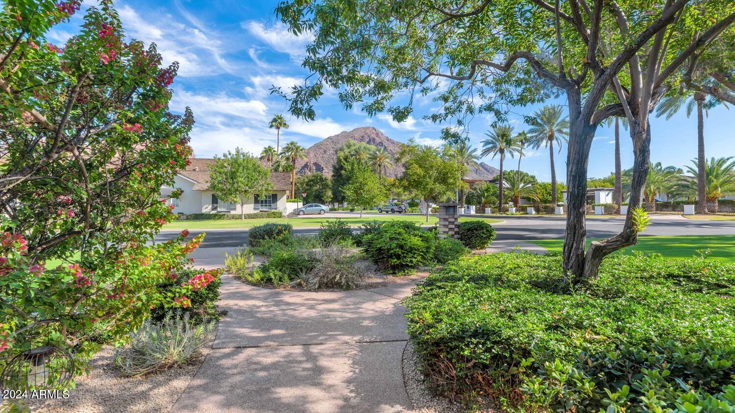 4743 E ARCADIA Lane
