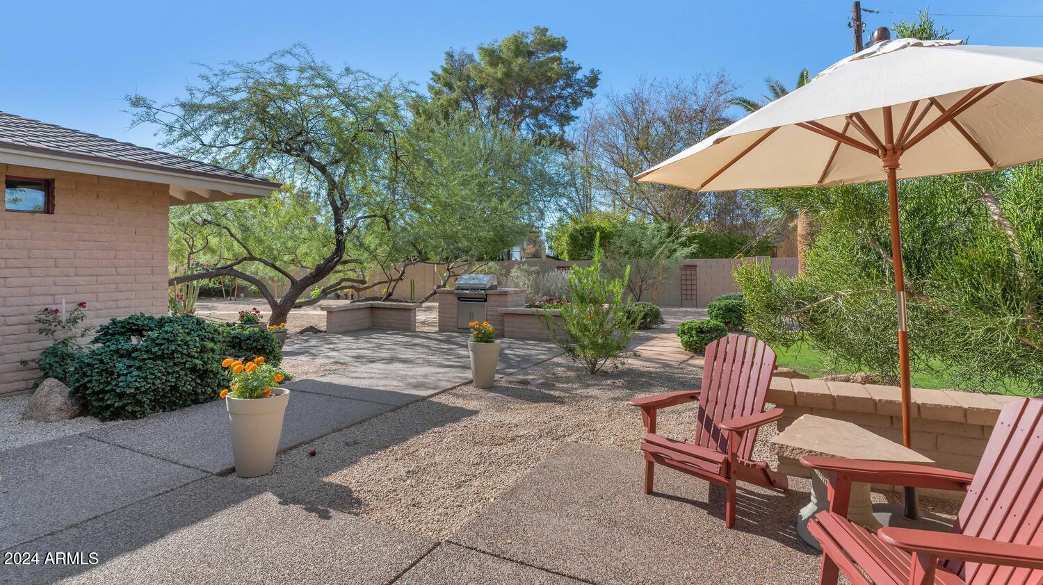 4743 E ARCADIA Lane