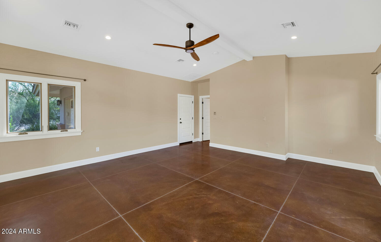 4743 E ARCADIA Lane