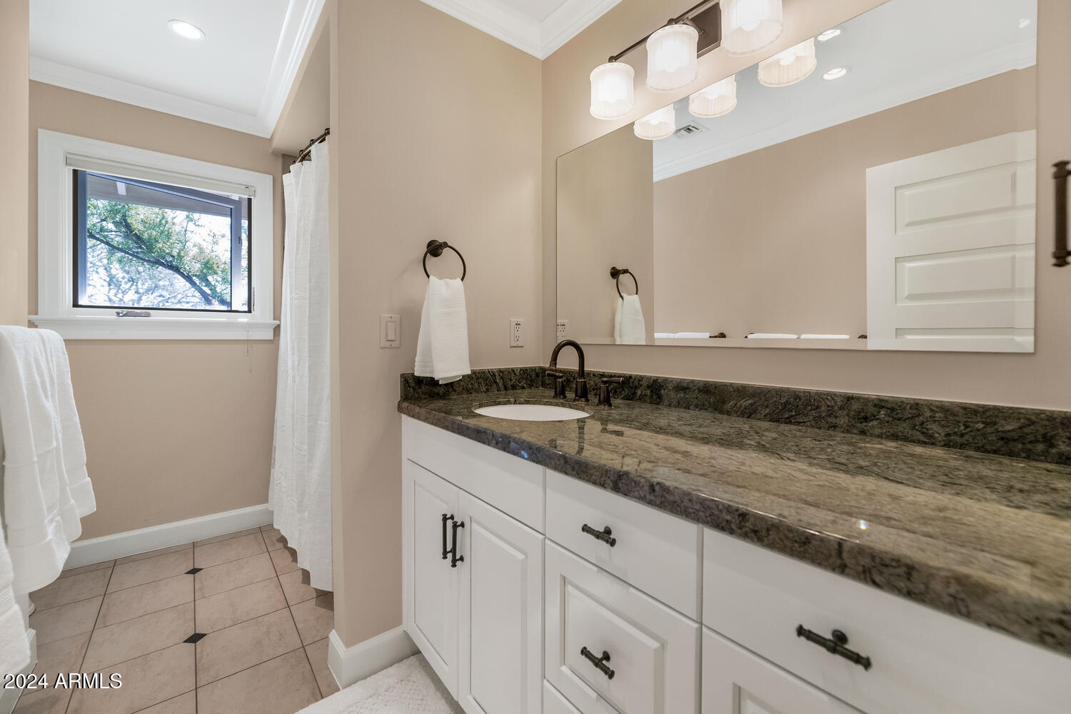 4743 E ARCADIA Lane