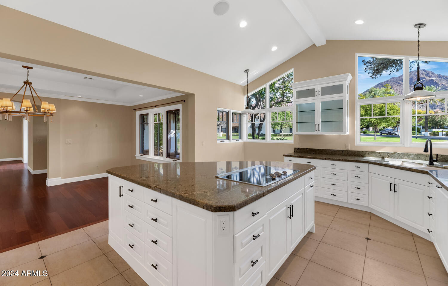 4743 E ARCADIA Lane