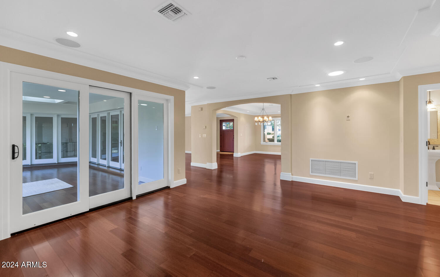 4743 E ARCADIA Lane