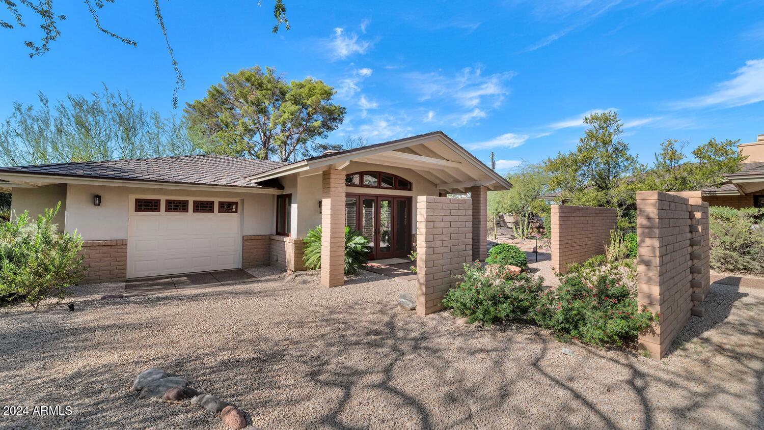 4743 E ARCADIA Lane