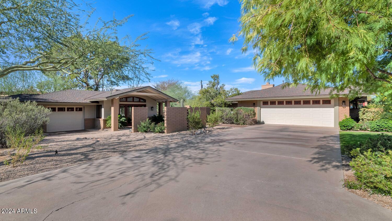 4743 E ARCADIA Lane