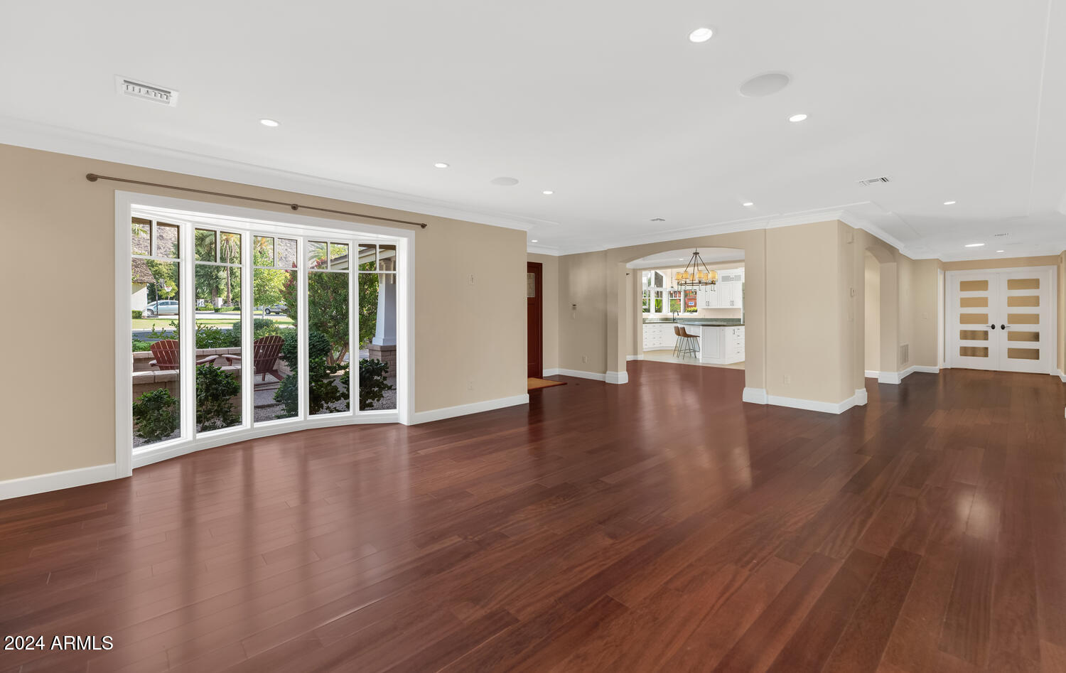 4743 E ARCADIA Lane