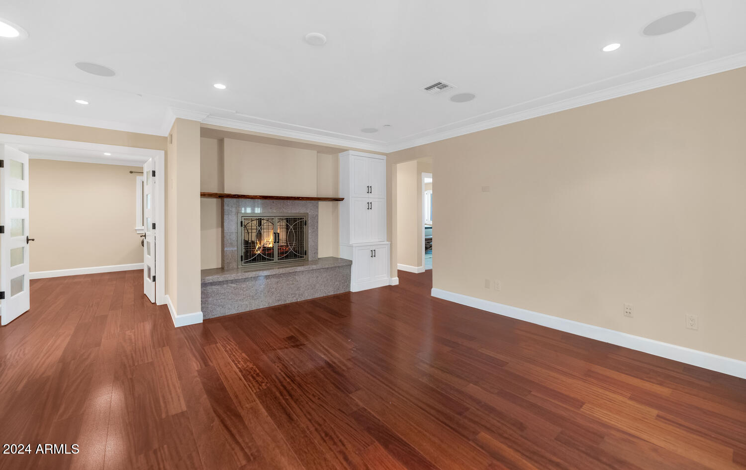 4743 E ARCADIA Lane