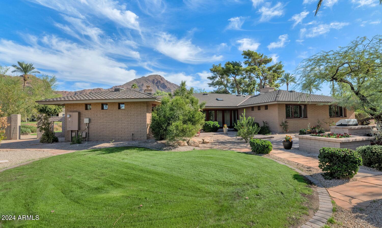 4743 E ARCADIA Lane