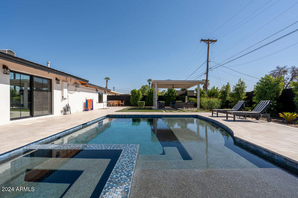 2301 E OSBORN Road