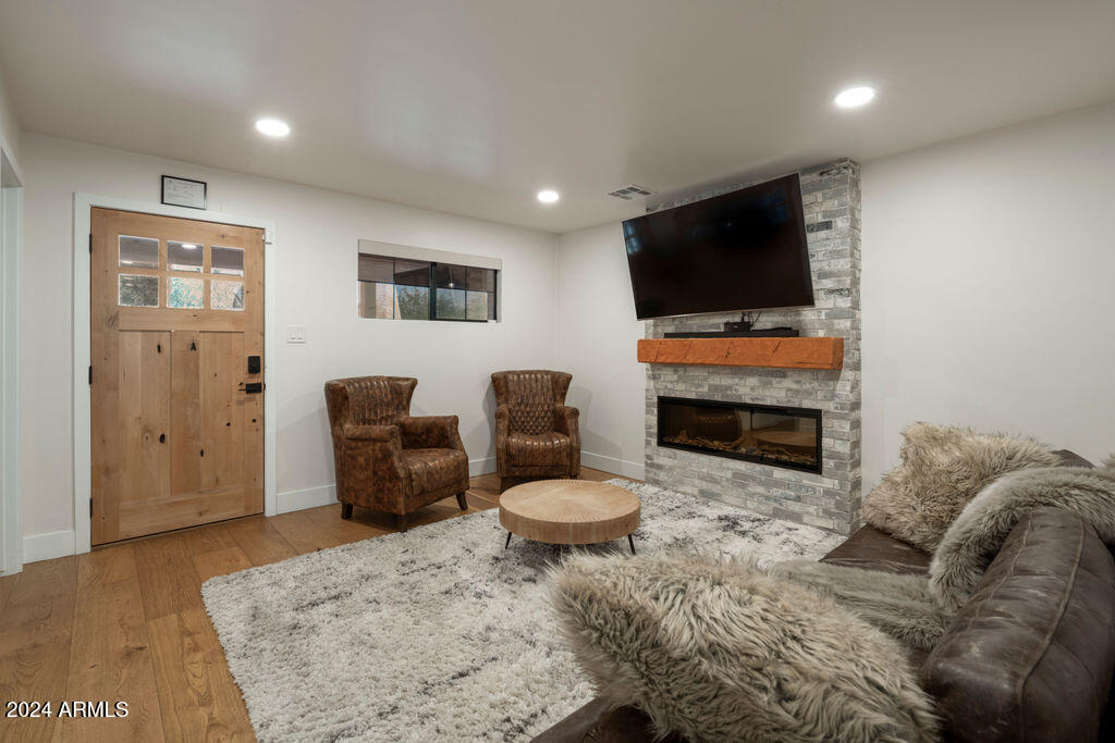 2301 E OSBORN Road
