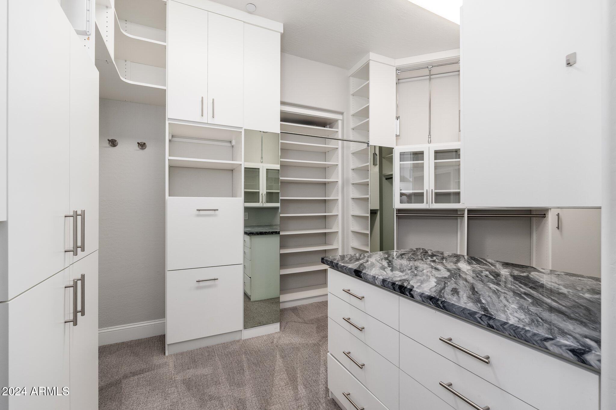 3935 E PARKSIDE Lane