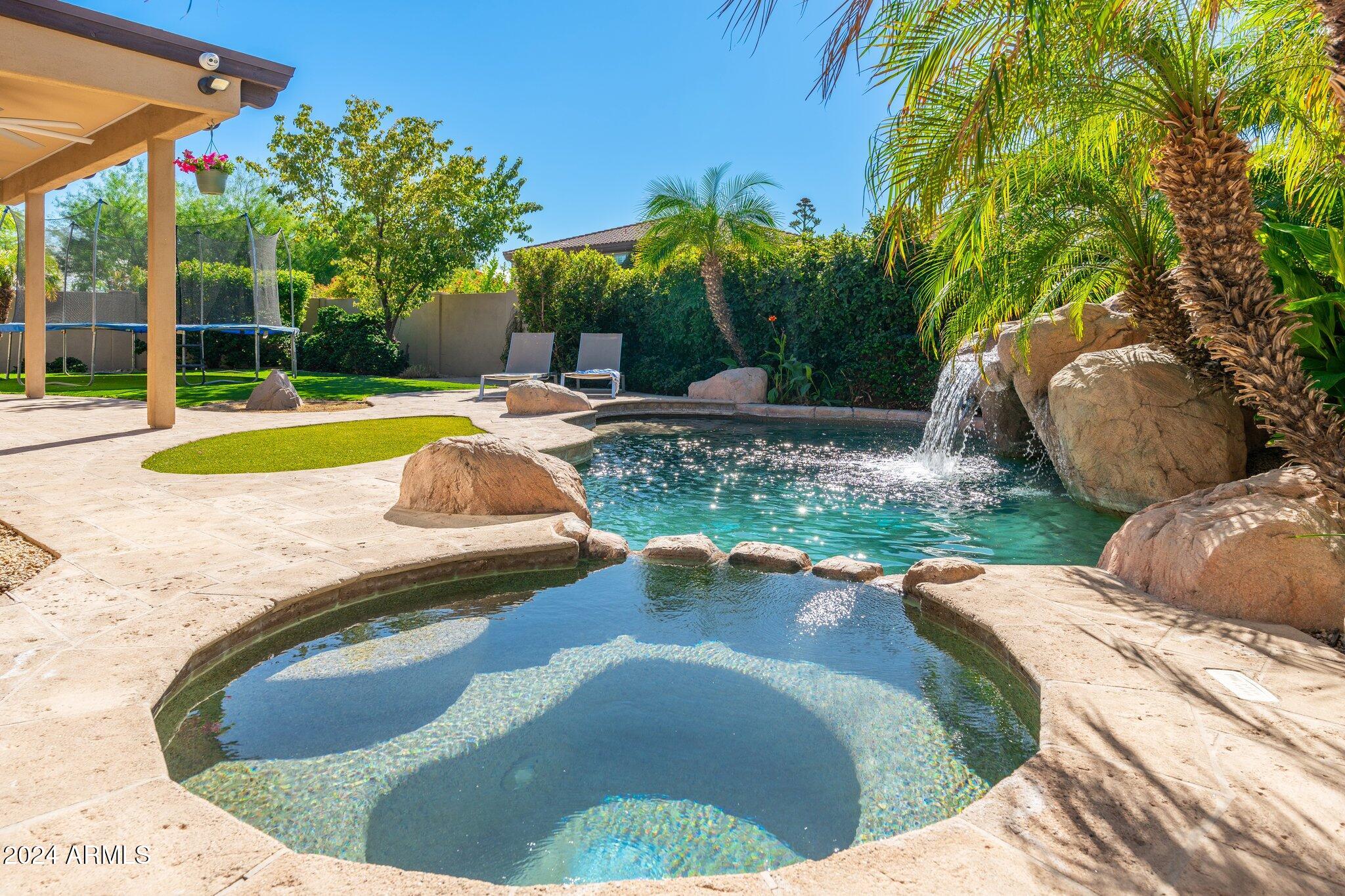 3935 E PARKSIDE Lane