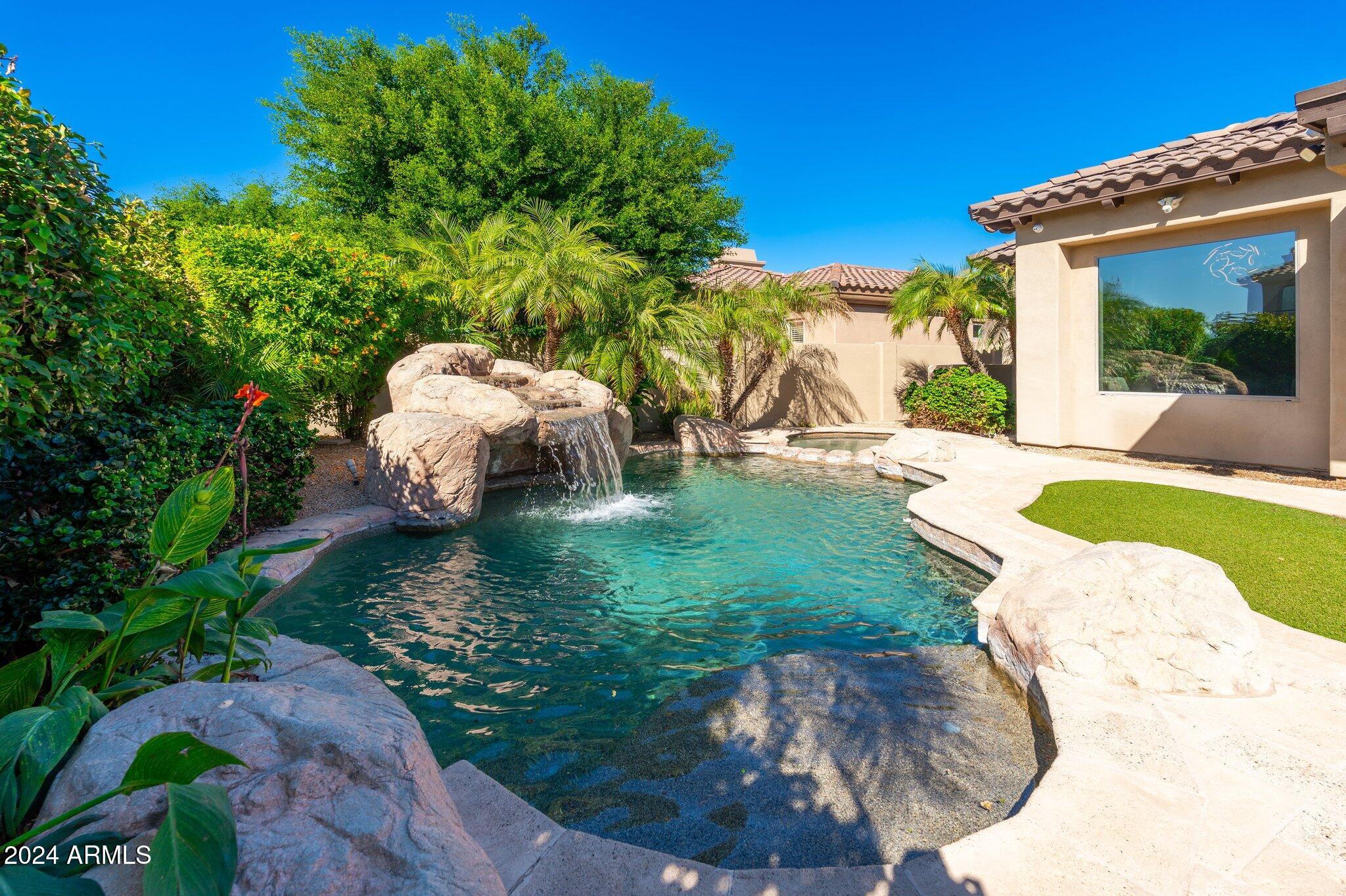 3935 E PARKSIDE Lane