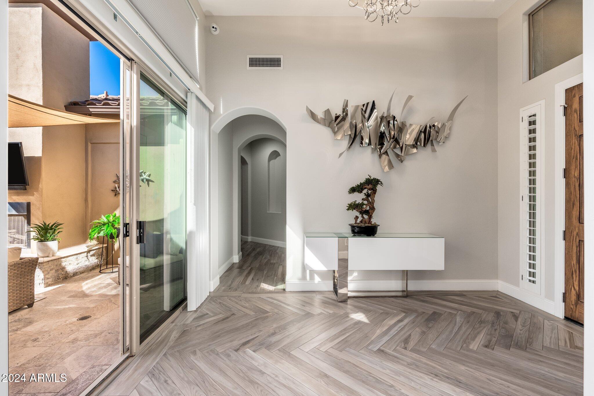 3935 E PARKSIDE Lane