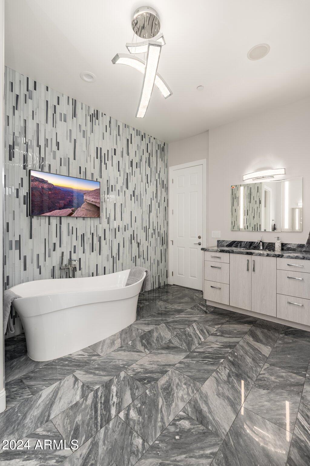 3935 E PARKSIDE Lane