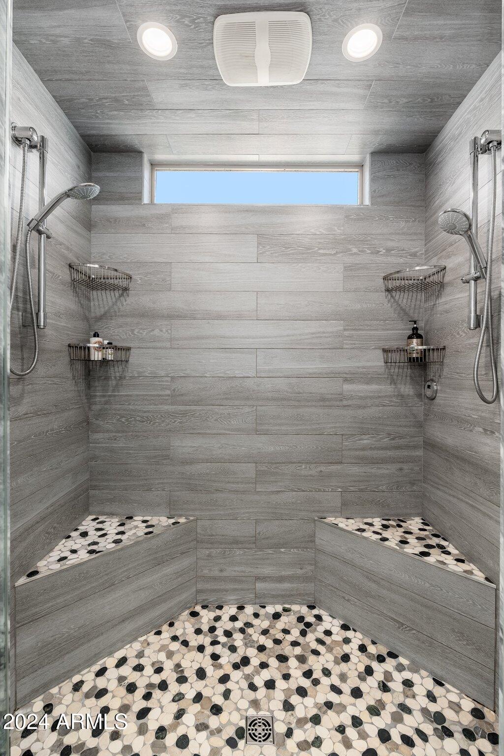 3935 E PARKSIDE Lane