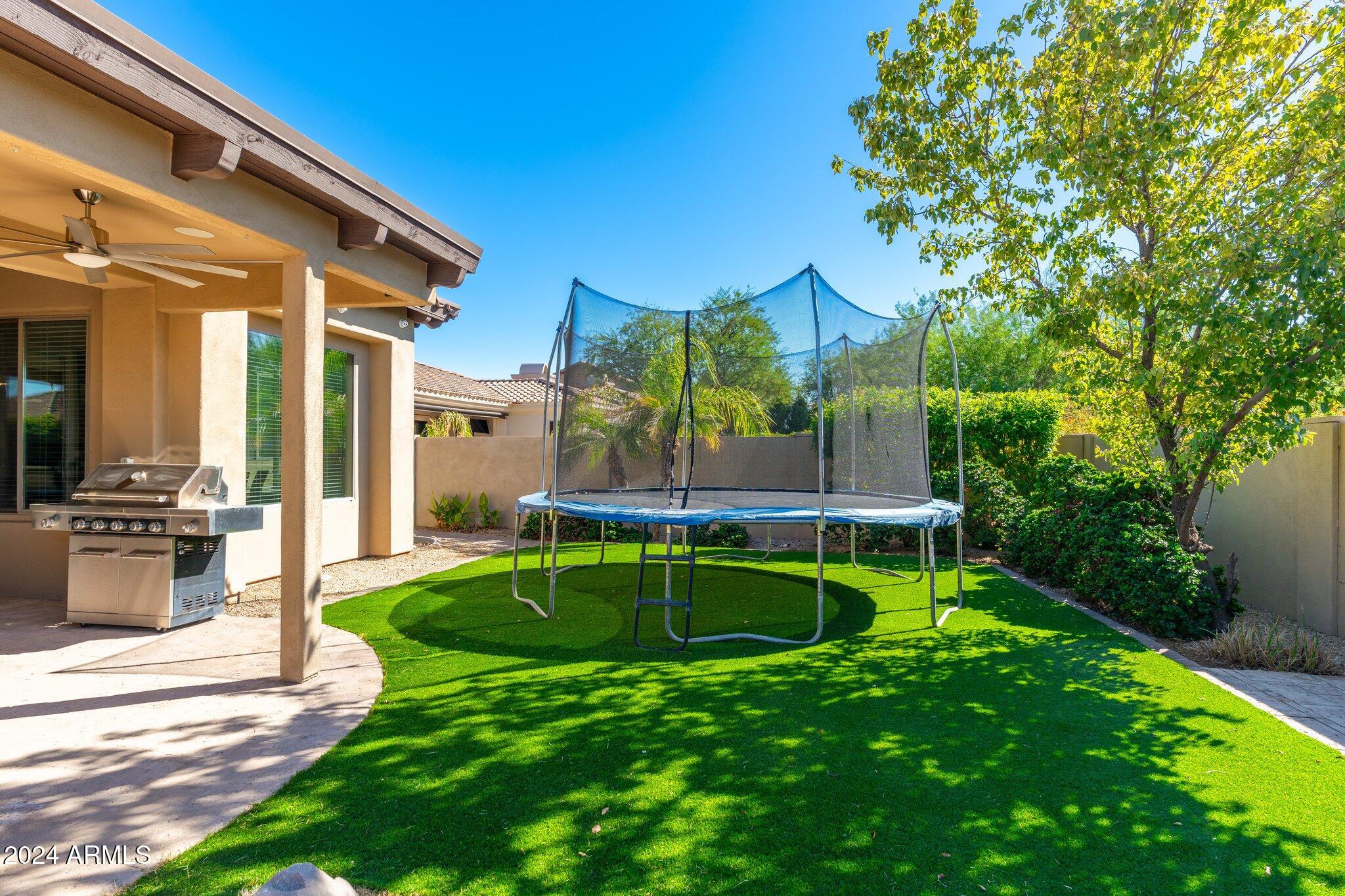 3935 E PARKSIDE Lane