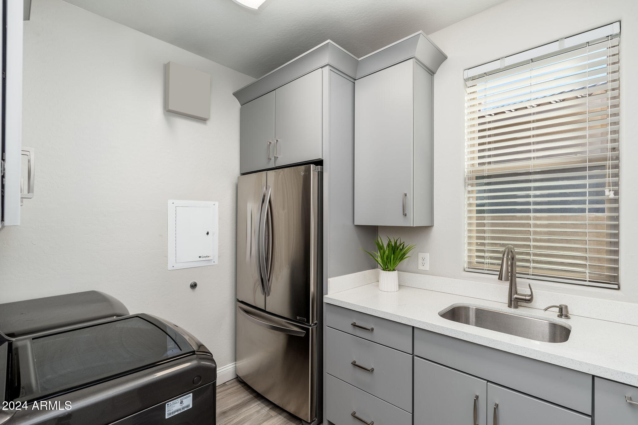 3935 E PARKSIDE Lane