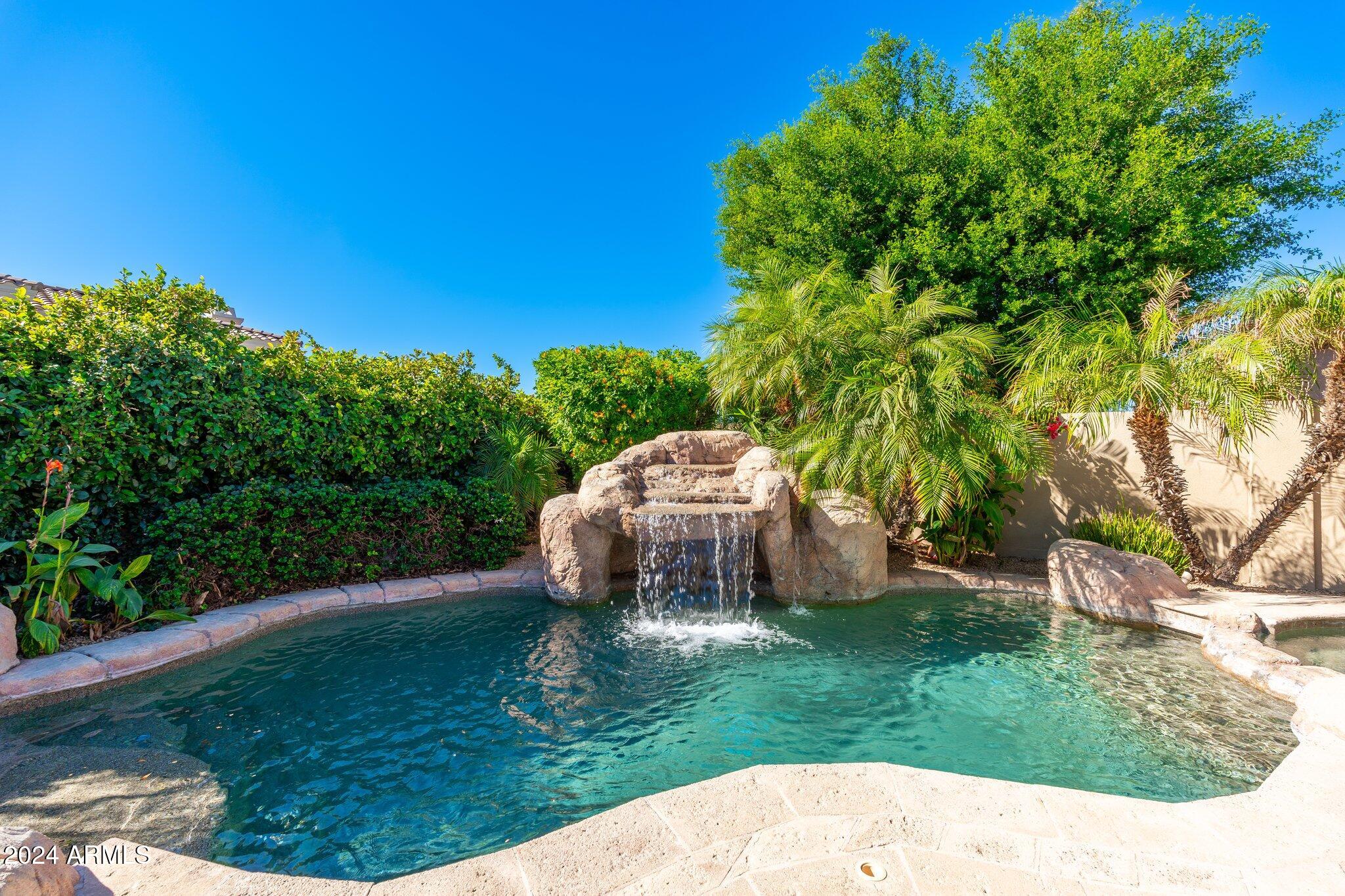 3935 E PARKSIDE Lane