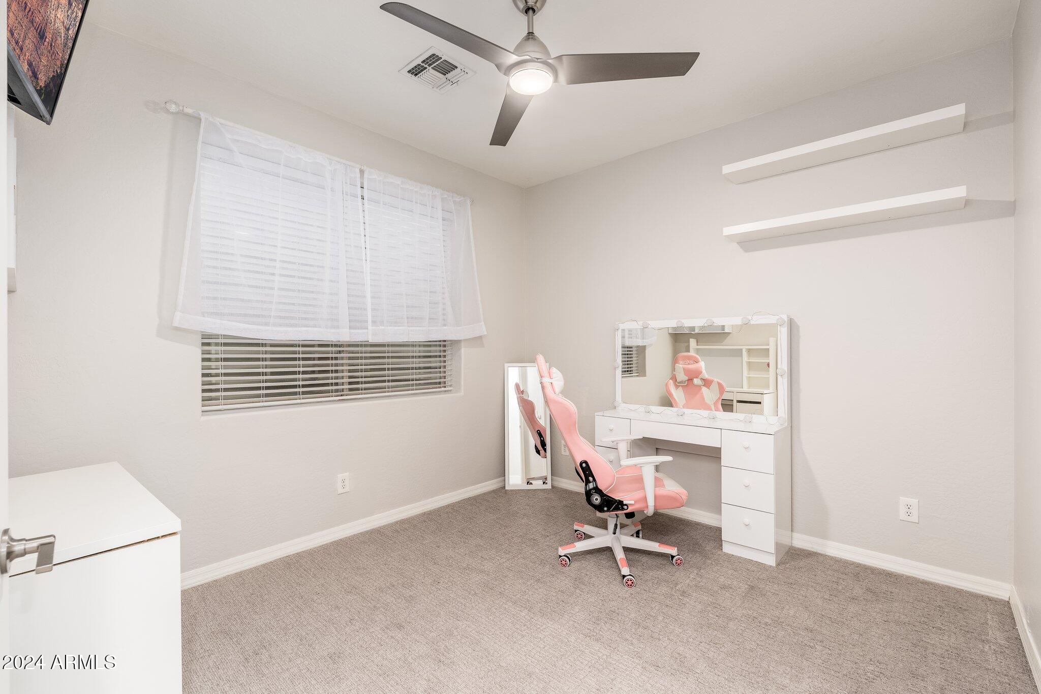 3935 E PARKSIDE Lane