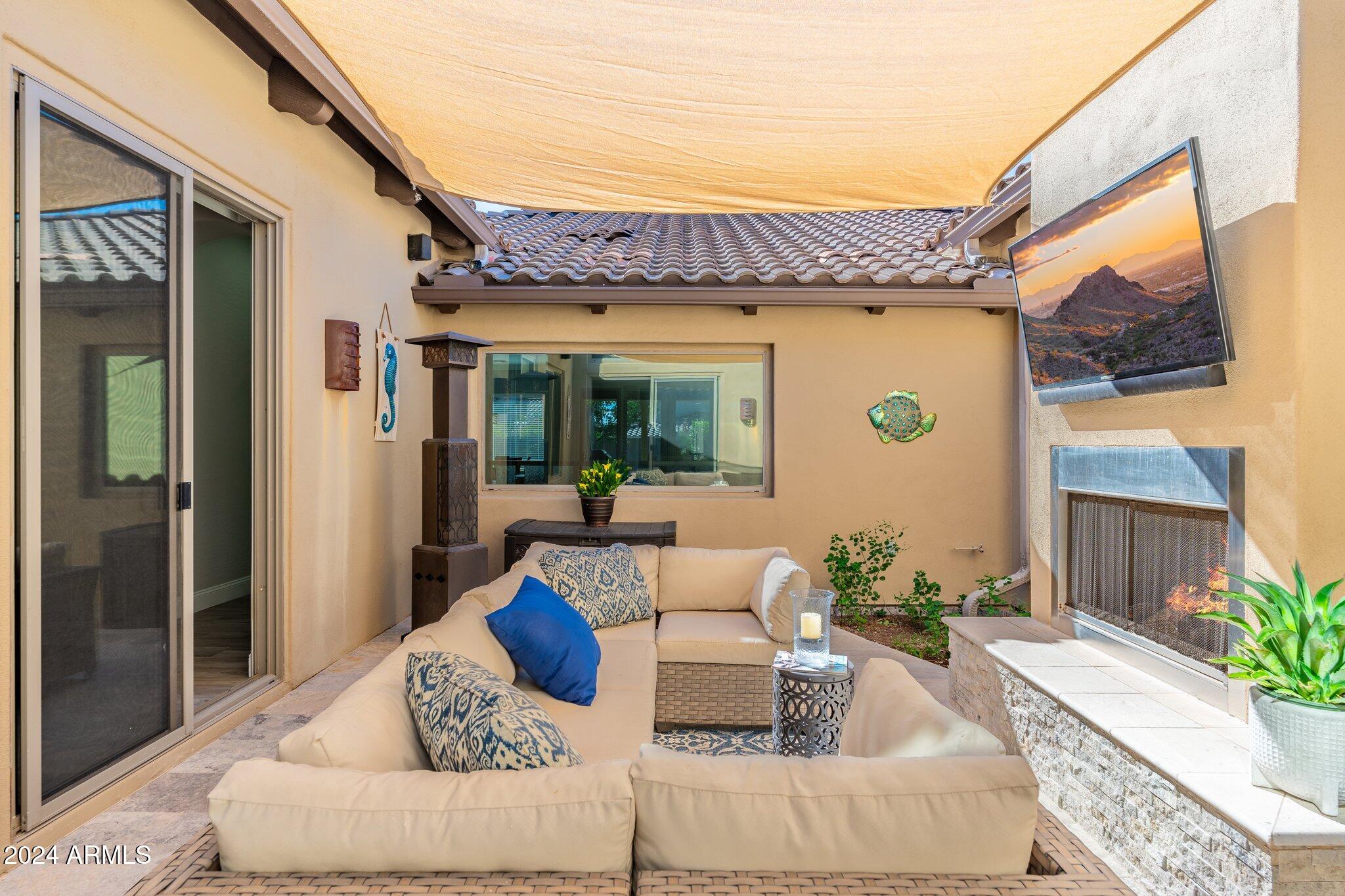 3935 E PARKSIDE Lane